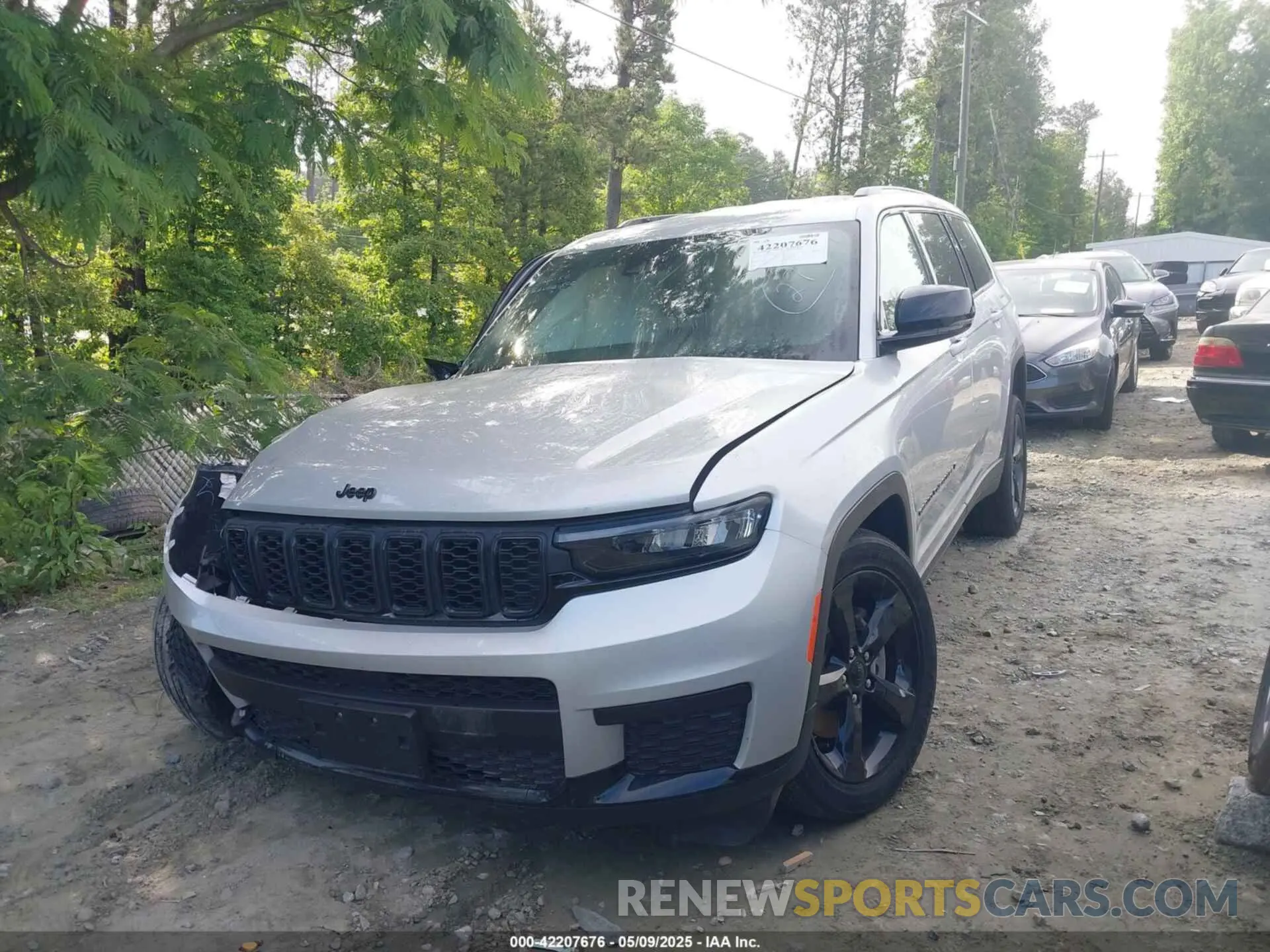 2 Photograph of a damaged car 1C4RJKAG7P8822608 JEEP GRAND CHEROKEE L 2023