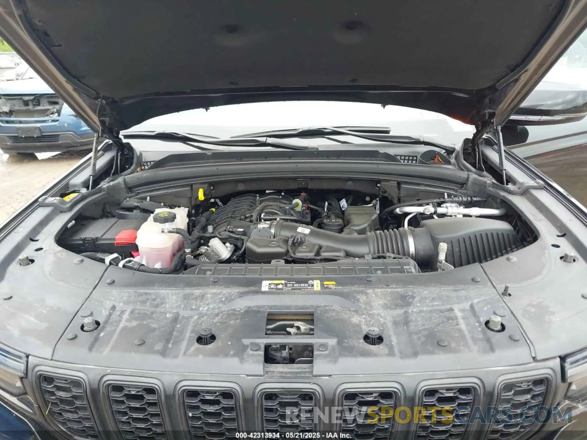 10 Photograph of a damaged car 1C4RJKAG7P8850571 JEEP GRAND CHEROKEE L 2023