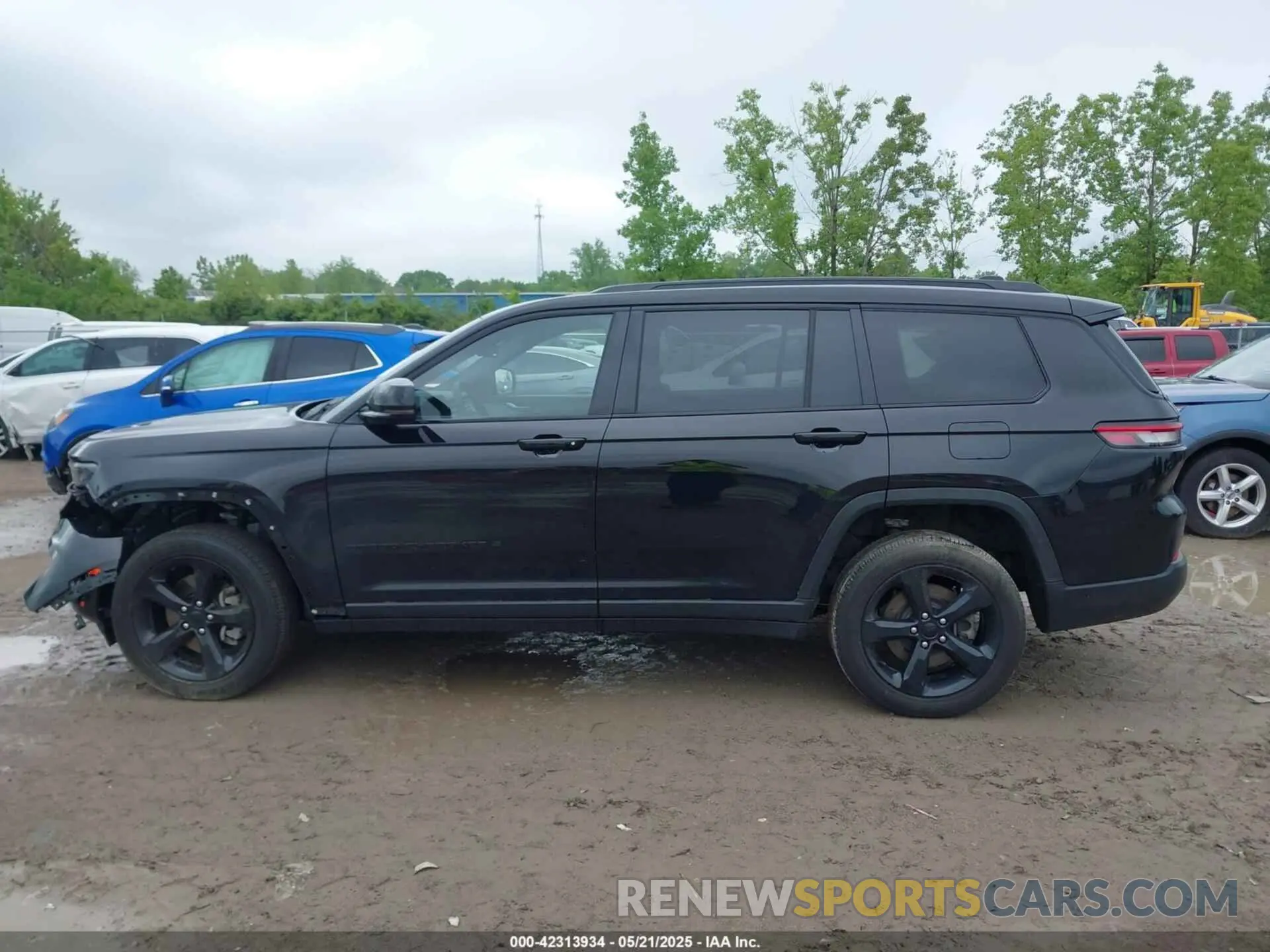 14 Photograph of a damaged car 1C4RJKAG7P8850571 JEEP GRAND CHEROKEE L 2023