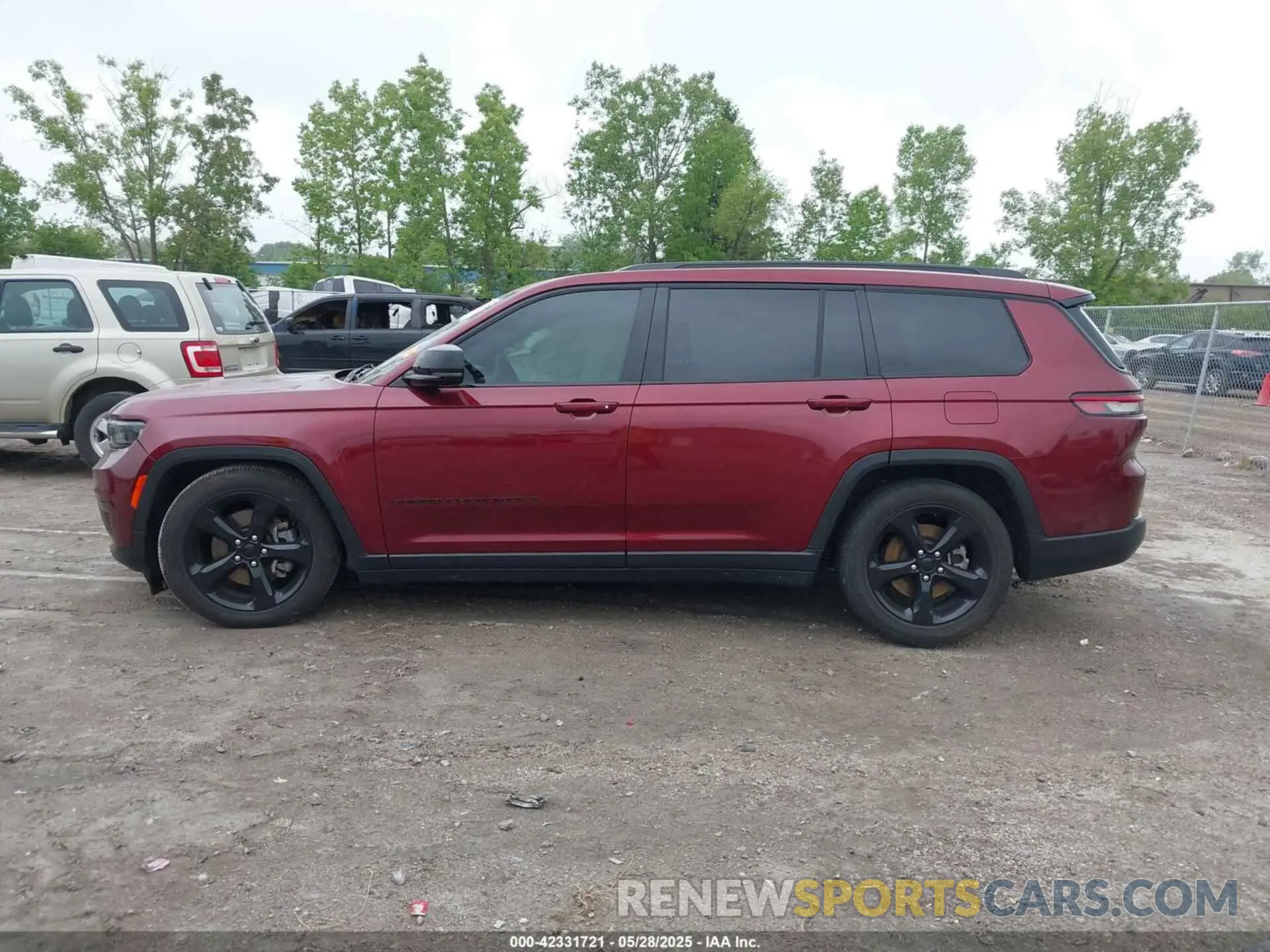 14 Photograph of a damaged car 1C4RJKAG8P8829292 JEEP GRAND CHEROKEE L 2023