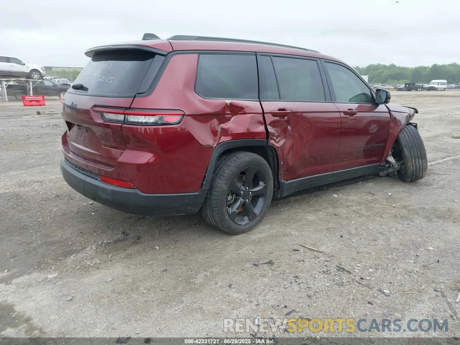 4 Photograph of a damaged car 1C4RJKAG8P8829292 JEEP GRAND CHEROKEE L 2023