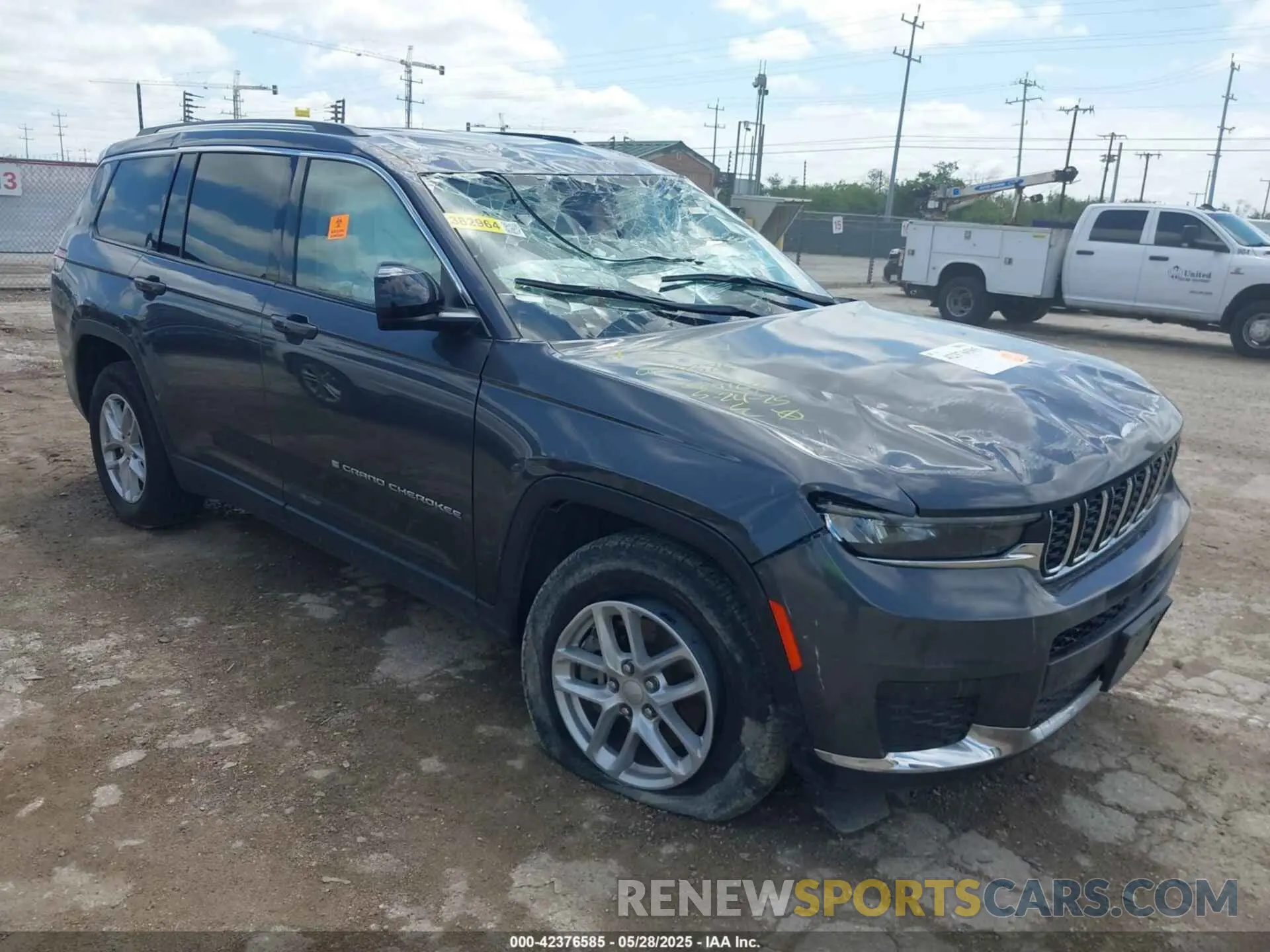 1 Photograph of a damaged car 1C4RJKAG9P8829169 JEEP GRAND CHEROKEE L 2023