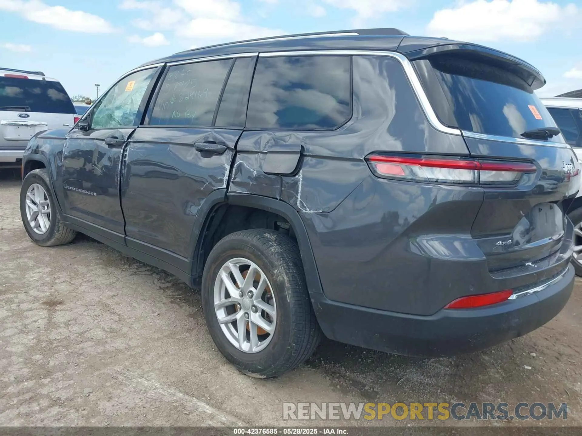 3 Photograph of a damaged car 1C4RJKAG9P8829169 JEEP GRAND CHEROKEE L 2023