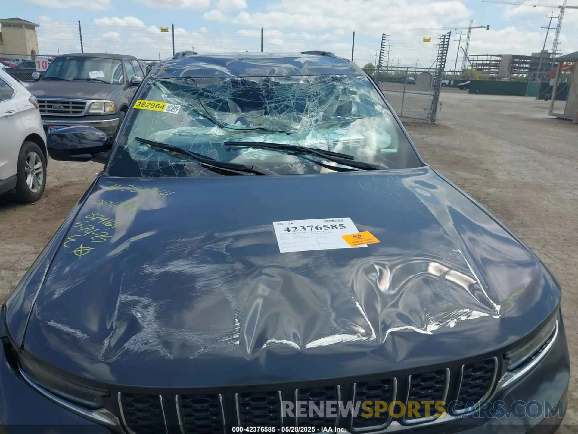 6 Photograph of a damaged car 1C4RJKAG9P8829169 JEEP GRAND CHEROKEE L 2023