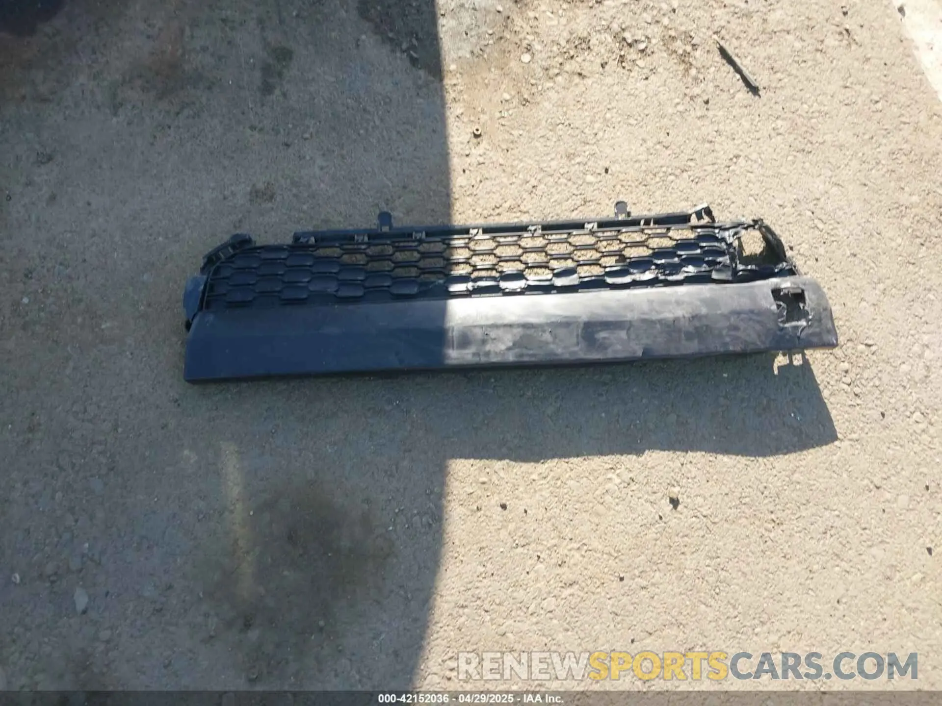 12 Photograph of a damaged car 1C4RJKAG9P8898993 JEEP GRAND CHEROKEE L 2023