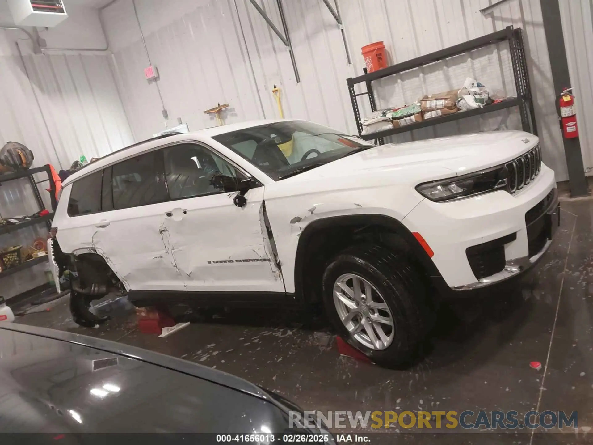 14 Photograph of a damaged car 1C4RJKAGXP8842626 JEEP GRAND CHEROKEE L 2023