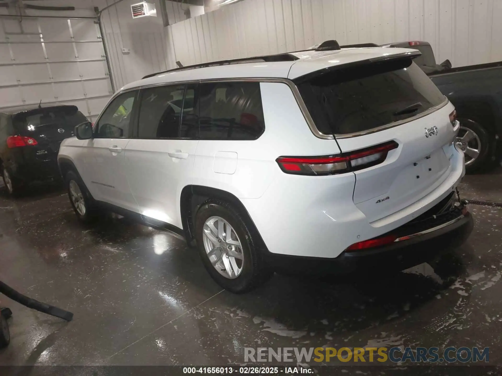 3 Photograph of a damaged car 1C4RJKAGXP8842626 JEEP GRAND CHEROKEE L 2023