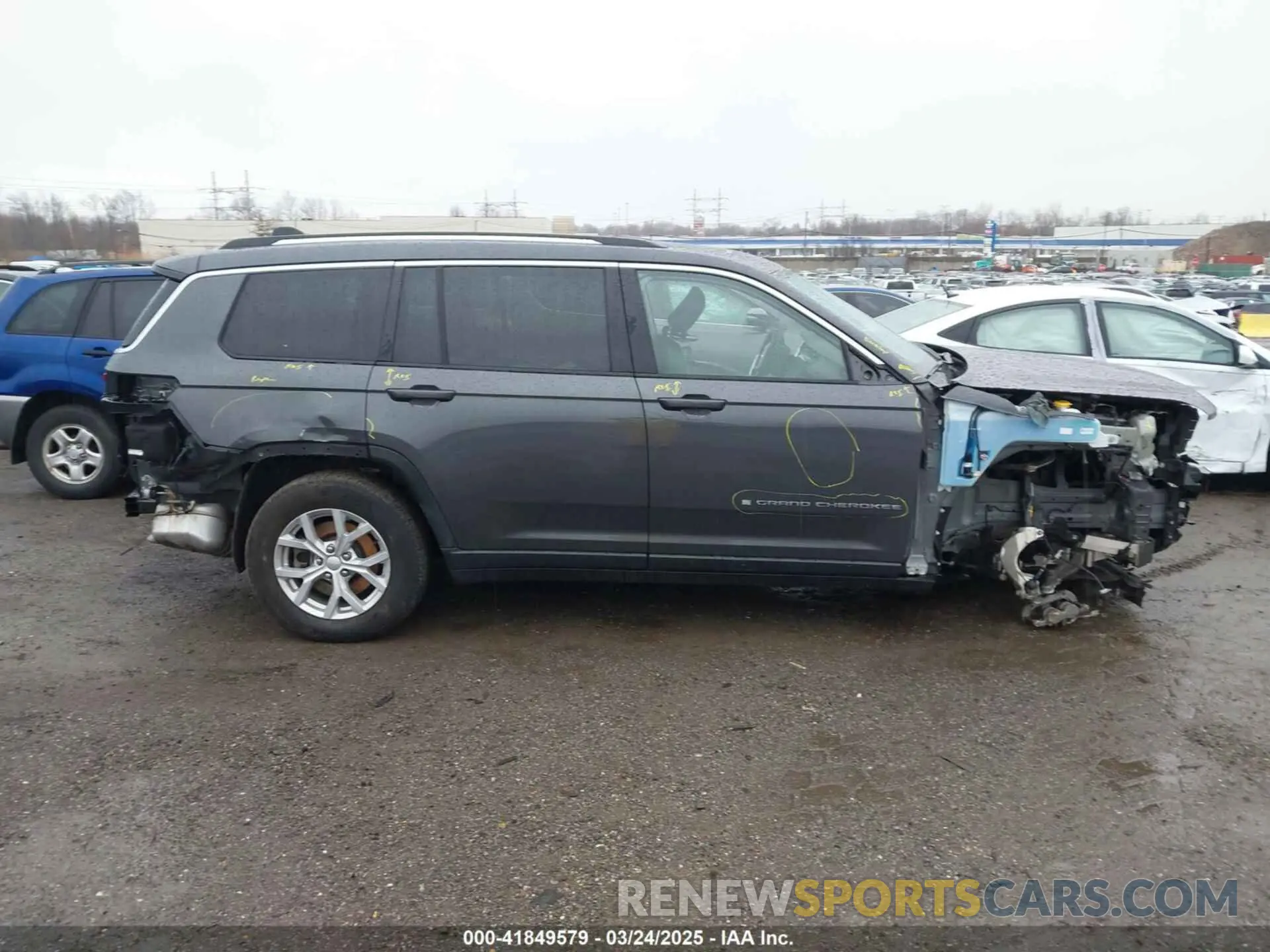 12 Photograph of a damaged car 1C4RJKBG0P8819760 JEEP GRAND CHEROKEE L 2023