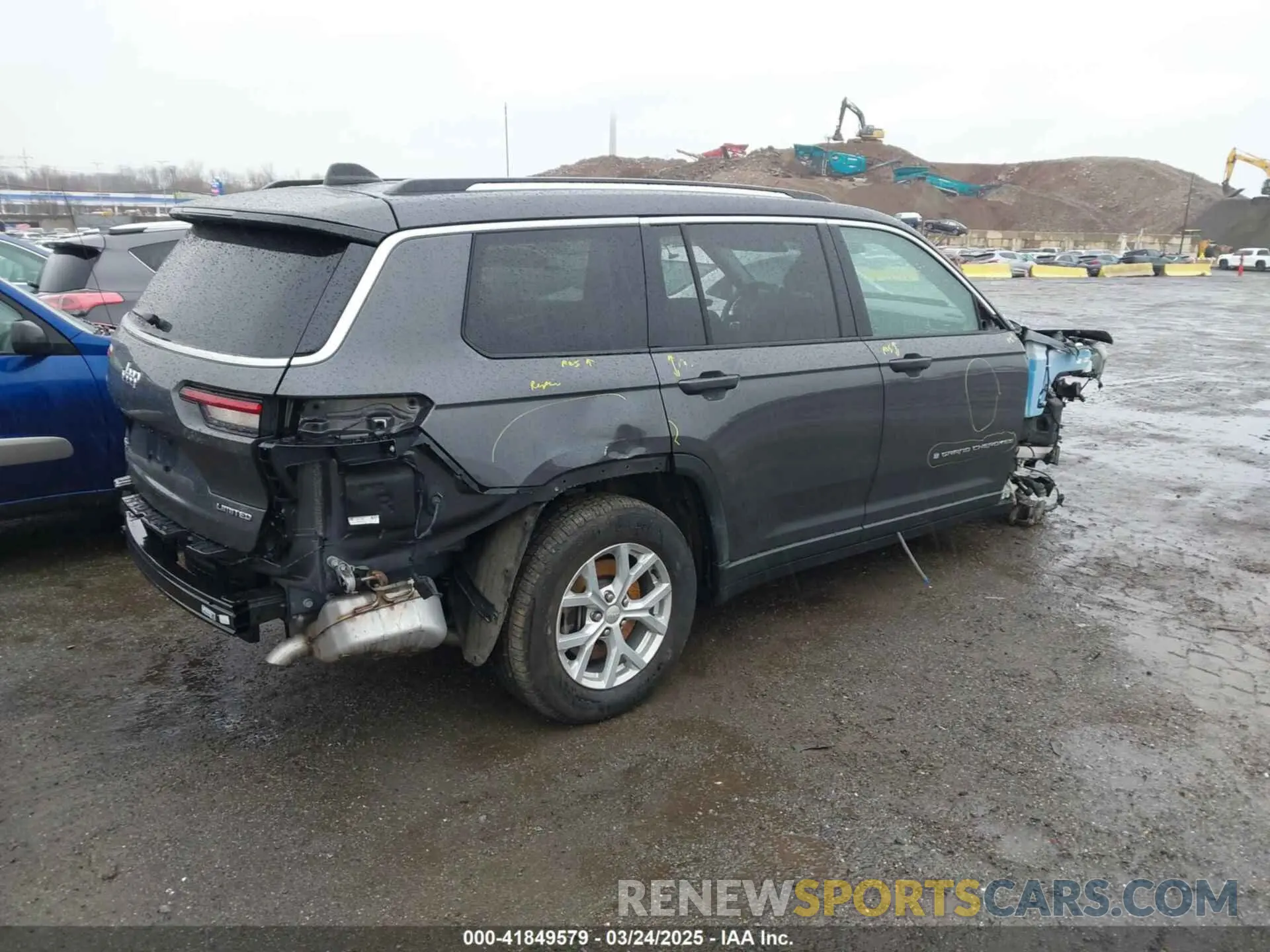 4 Photograph of a damaged car 1C4RJKBG0P8819760 JEEP GRAND CHEROKEE L 2023