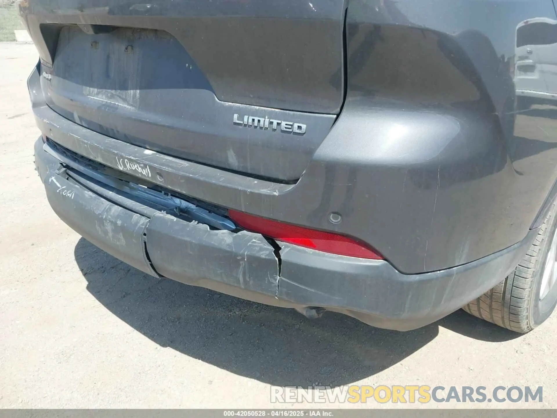 20 Photograph of a damaged car 1C4RJKBG0P8844562 JEEP GRAND CHEROKEE L 2023