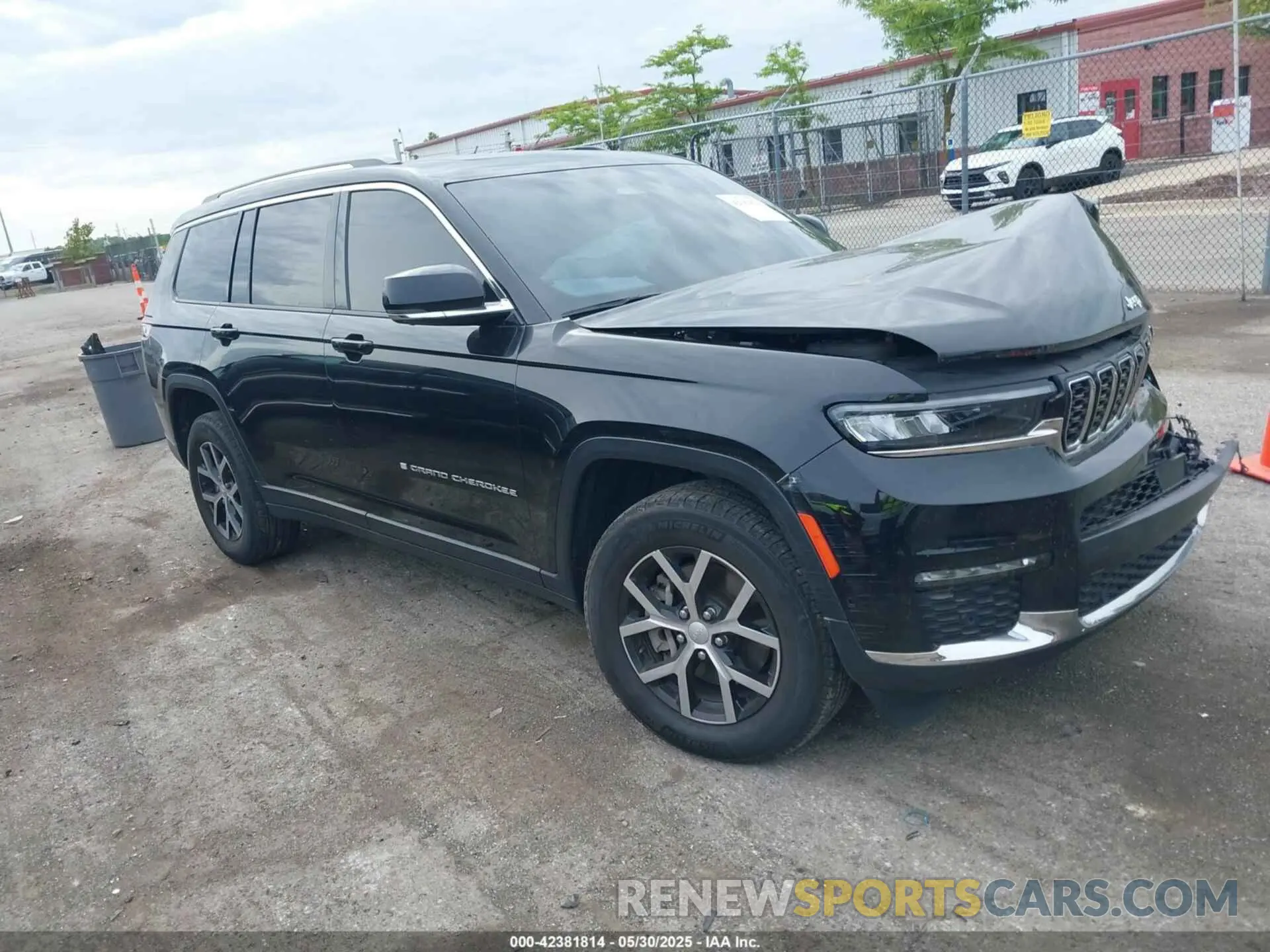 1 Photograph of a damaged car 1C4RJKBG0P8885547 JEEP GRAND CHEROKEE L 2023