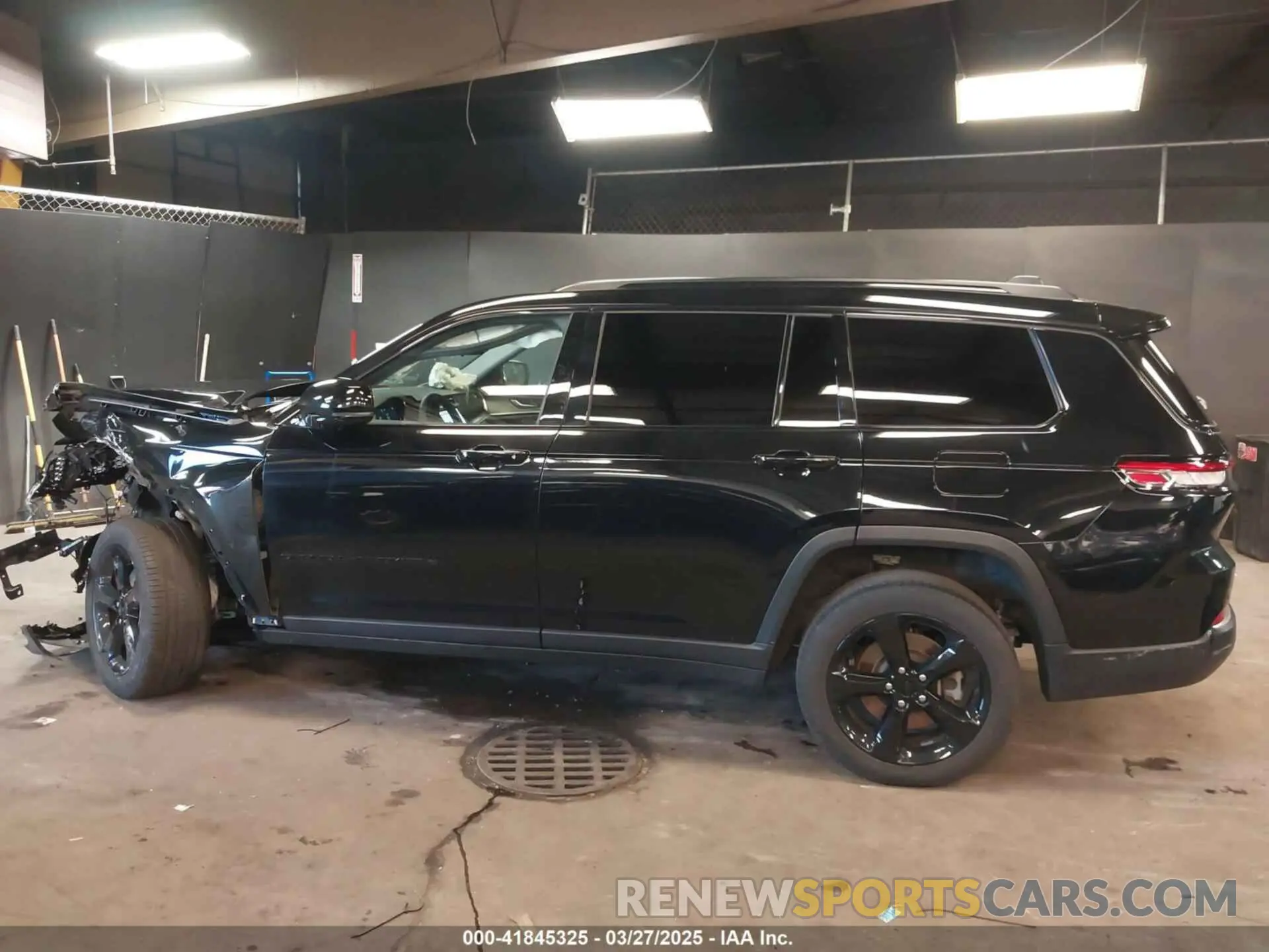 15 Photograph of a damaged car 1C4RJKBG1P8729145 JEEP GRAND CHEROKEE L 2023
