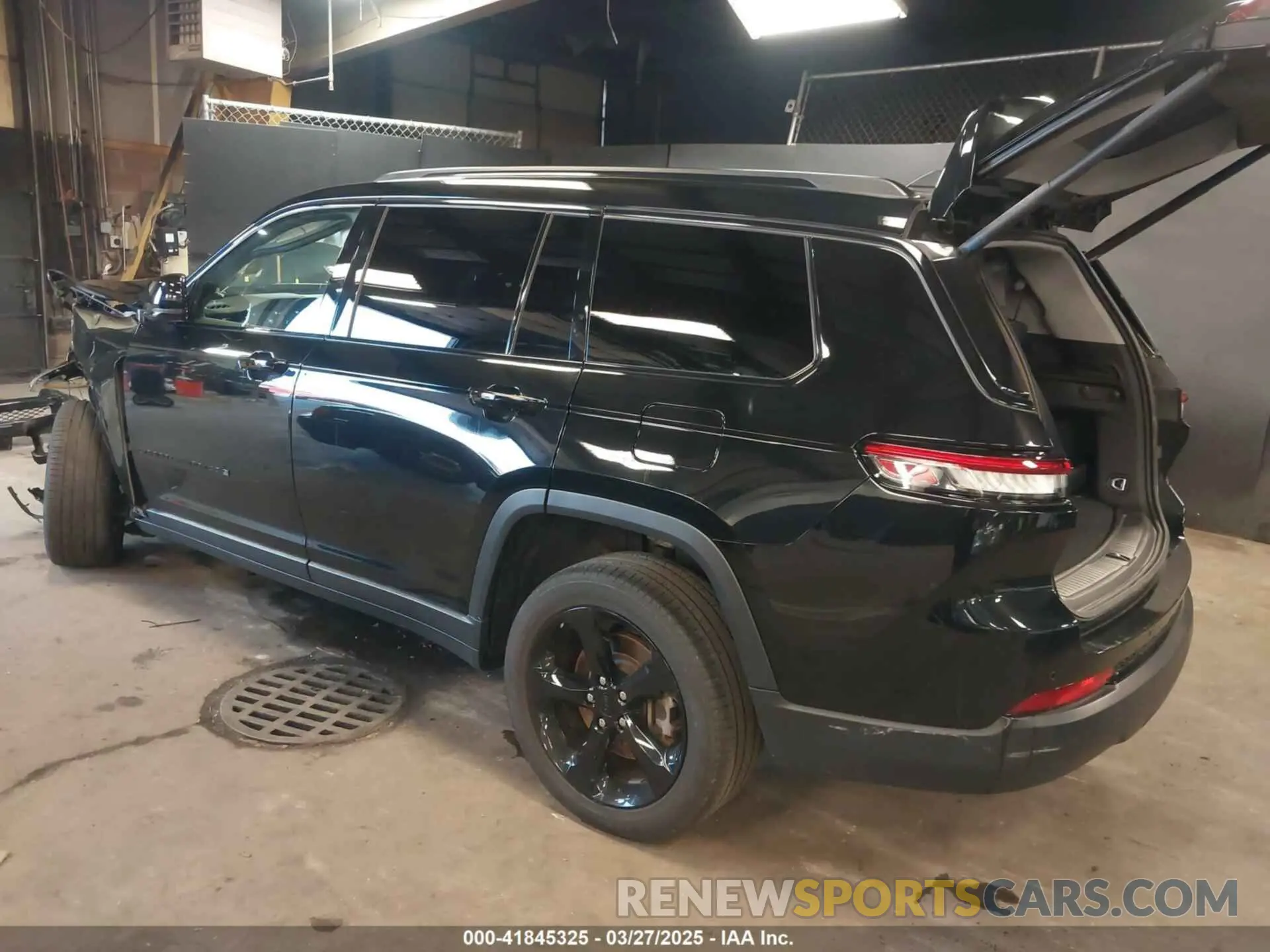3 Photograph of a damaged car 1C4RJKBG1P8729145 JEEP GRAND CHEROKEE L 2023