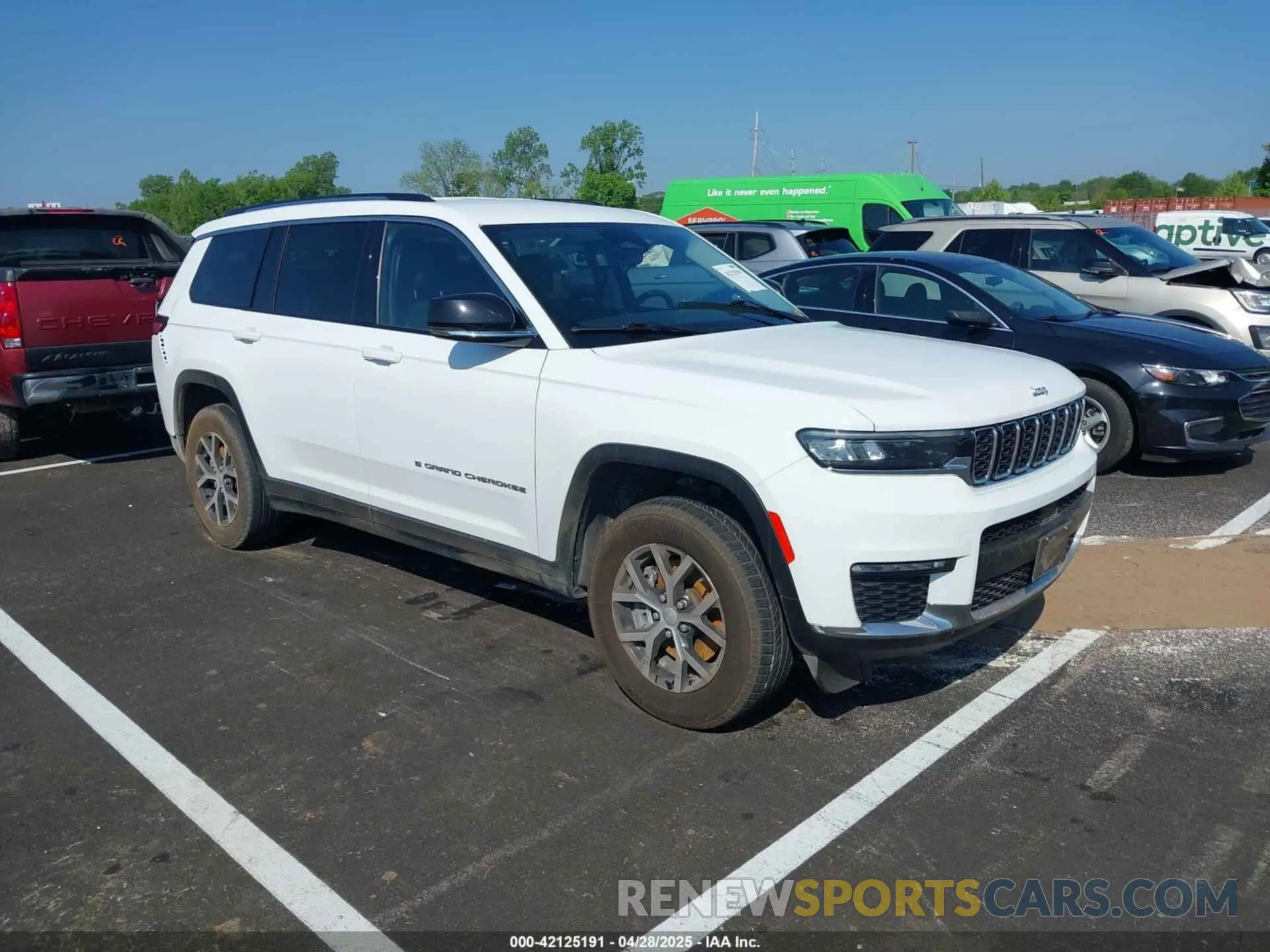 1 Photograph of a damaged car 1C4RJKBG2P8793419 JEEP GRAND CHEROKEE L 2023