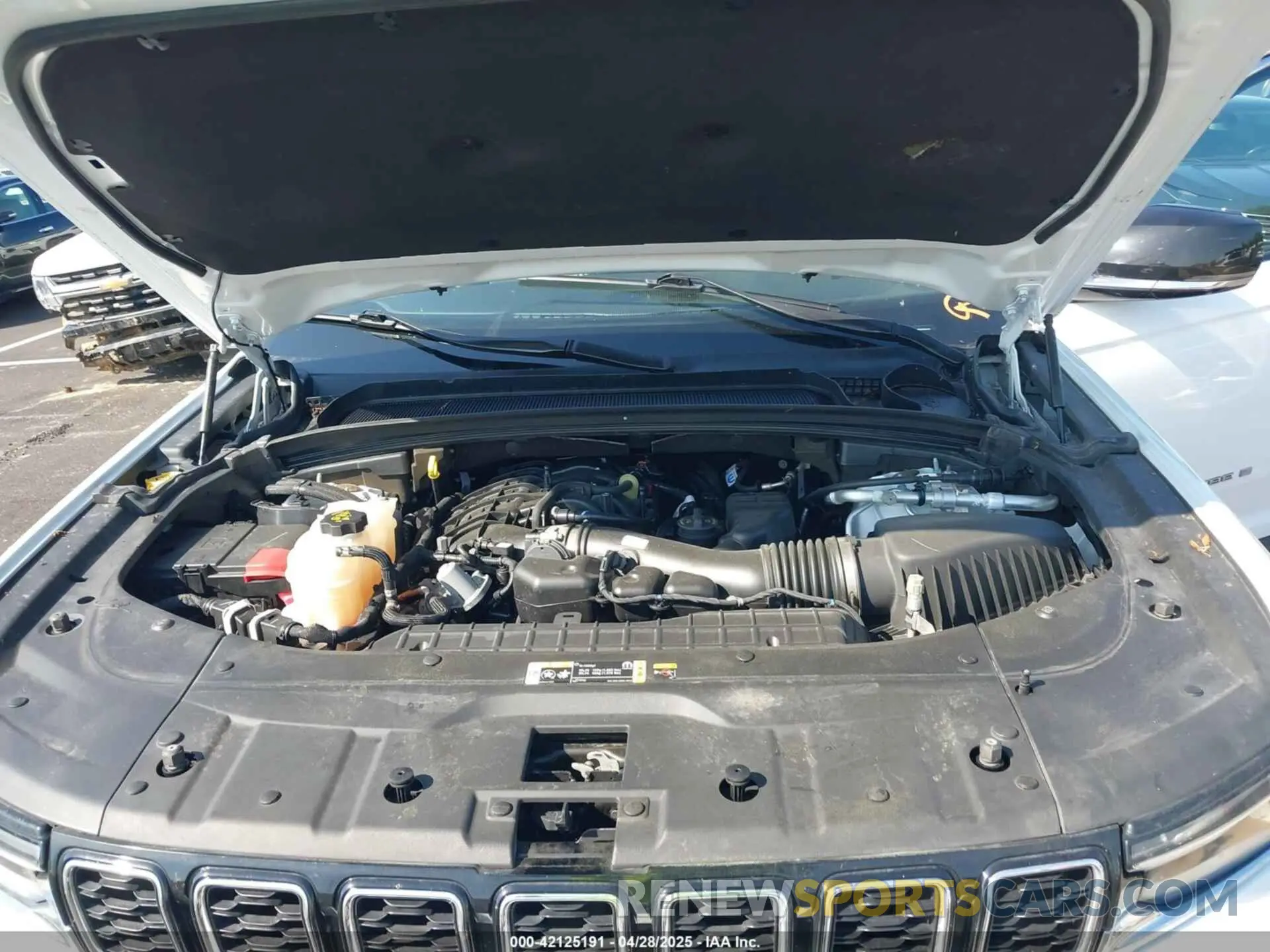 10 Photograph of a damaged car 1C4RJKBG2P8793419 JEEP GRAND CHEROKEE L 2023