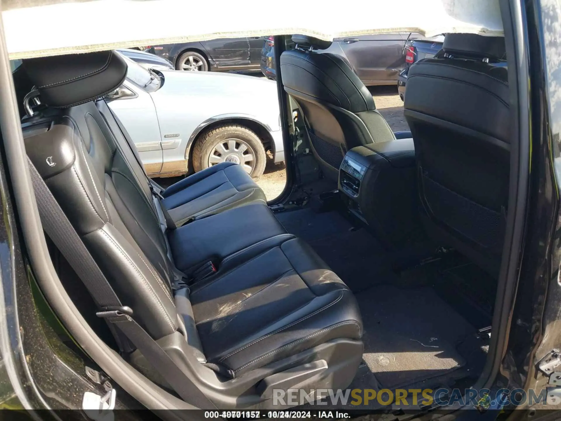 8 Photograph of a damaged car 1C4RJKBG2P8806489 JEEP GRAND CHEROKEE L 2023