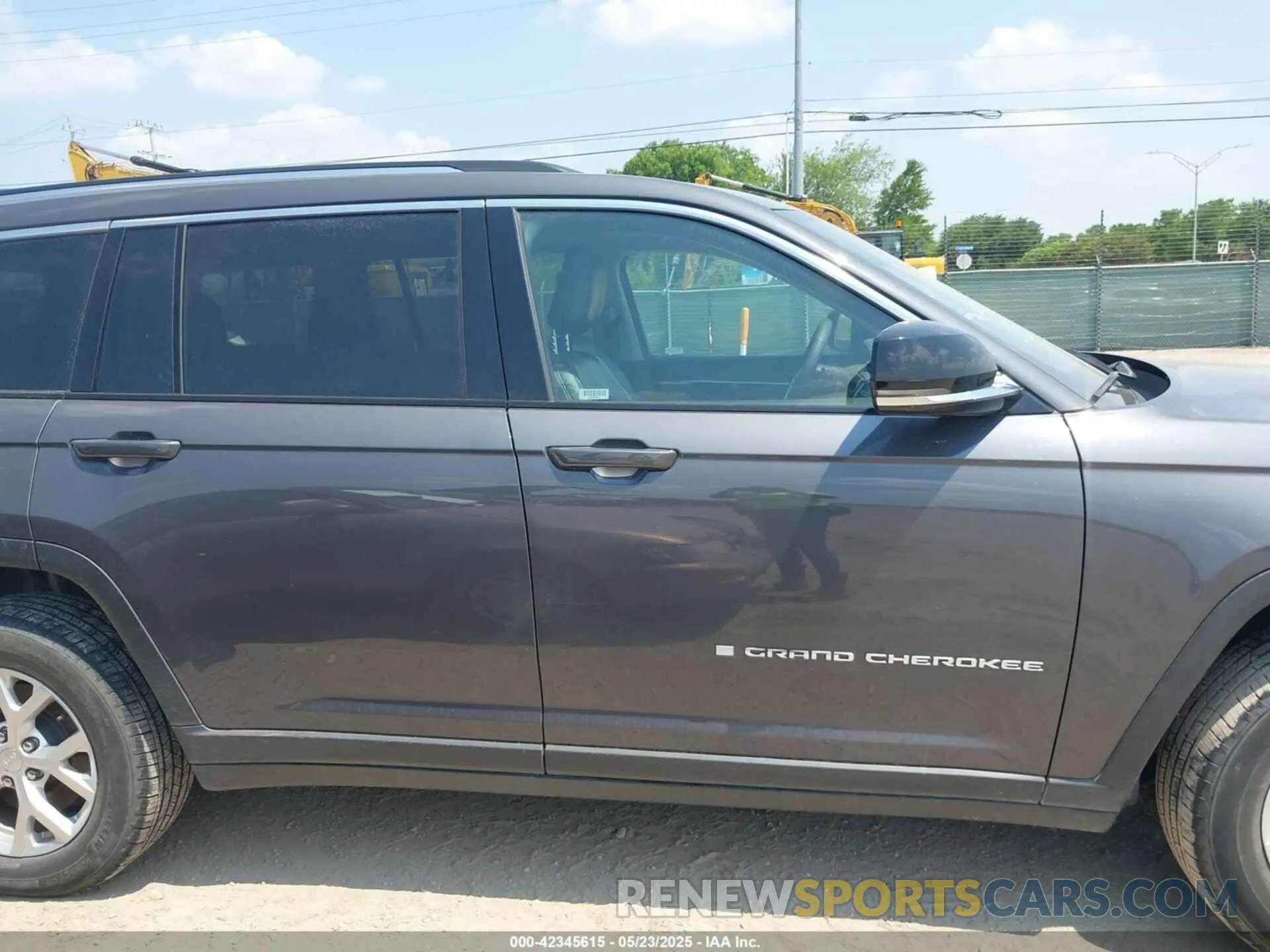 13 Photograph of a damaged car 1C4RJKBG2P8886358 JEEP GRAND CHEROKEE L 2023