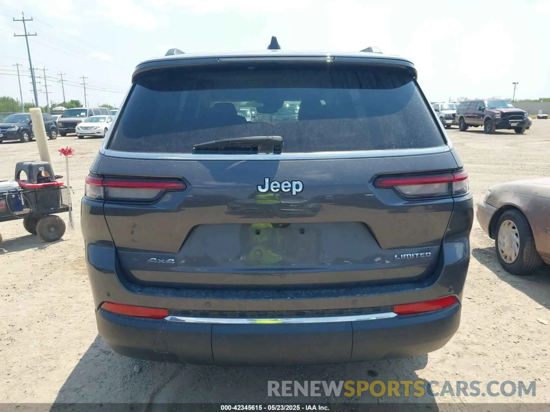 16 Photograph of a damaged car 1C4RJKBG2P8886358 JEEP GRAND CHEROKEE L 2023