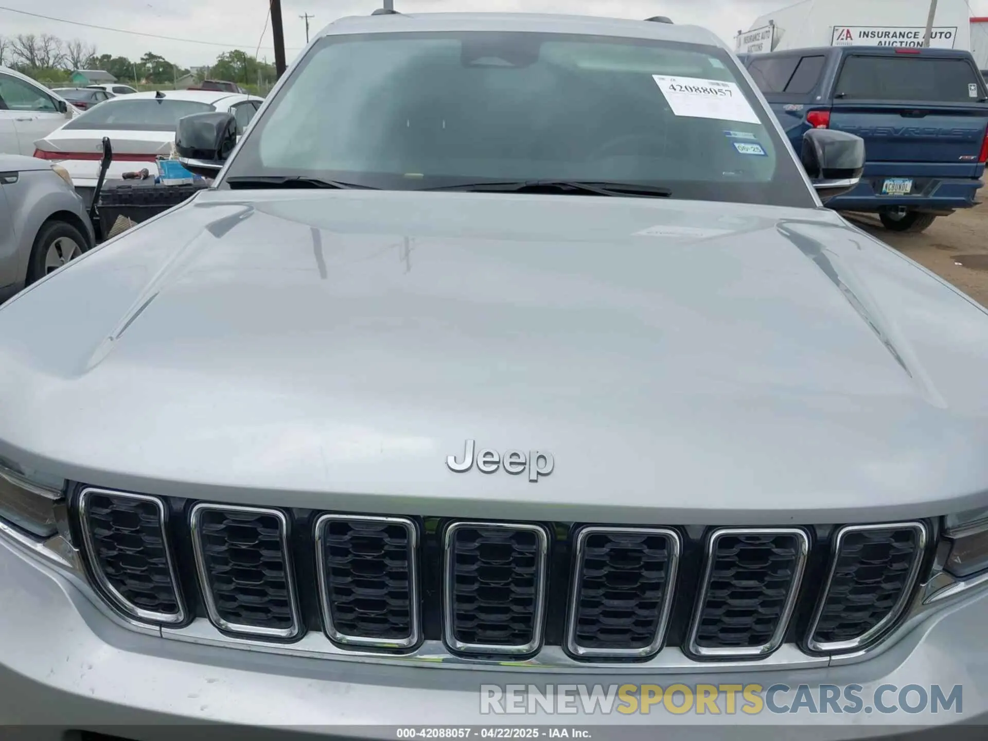 6 Photograph of a damaged car 1C4RJKBG3P8832504 JEEP GRAND CHEROKEE L 2023