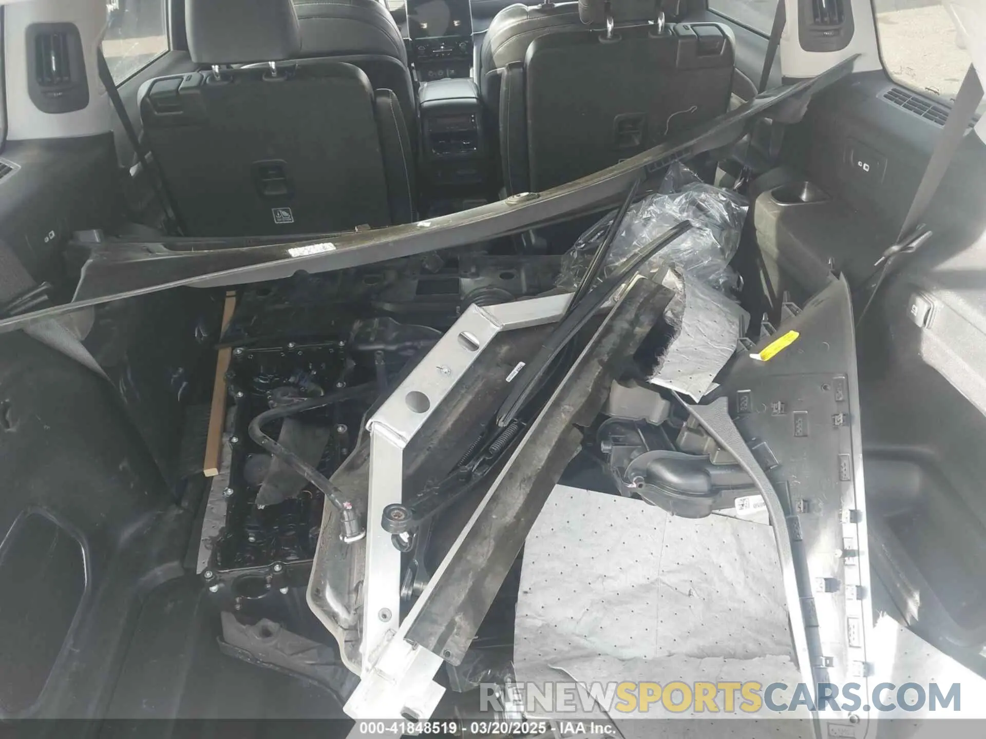 12 Photograph of a damaged car 1C4RJKBG4P8806462 JEEP GRAND CHEROKEE L 2023