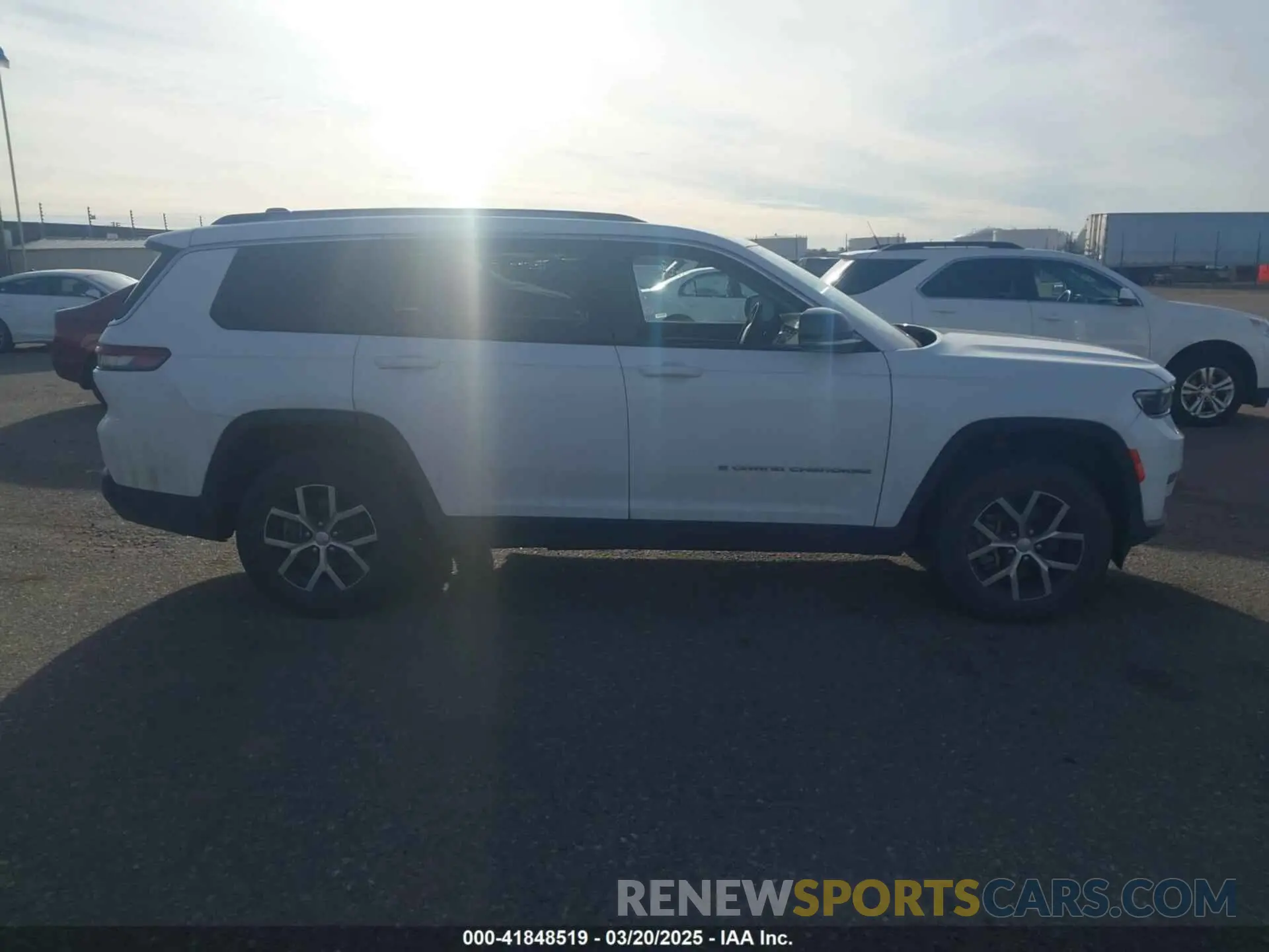 14 Photograph of a damaged car 1C4RJKBG4P8806462 JEEP GRAND CHEROKEE L 2023