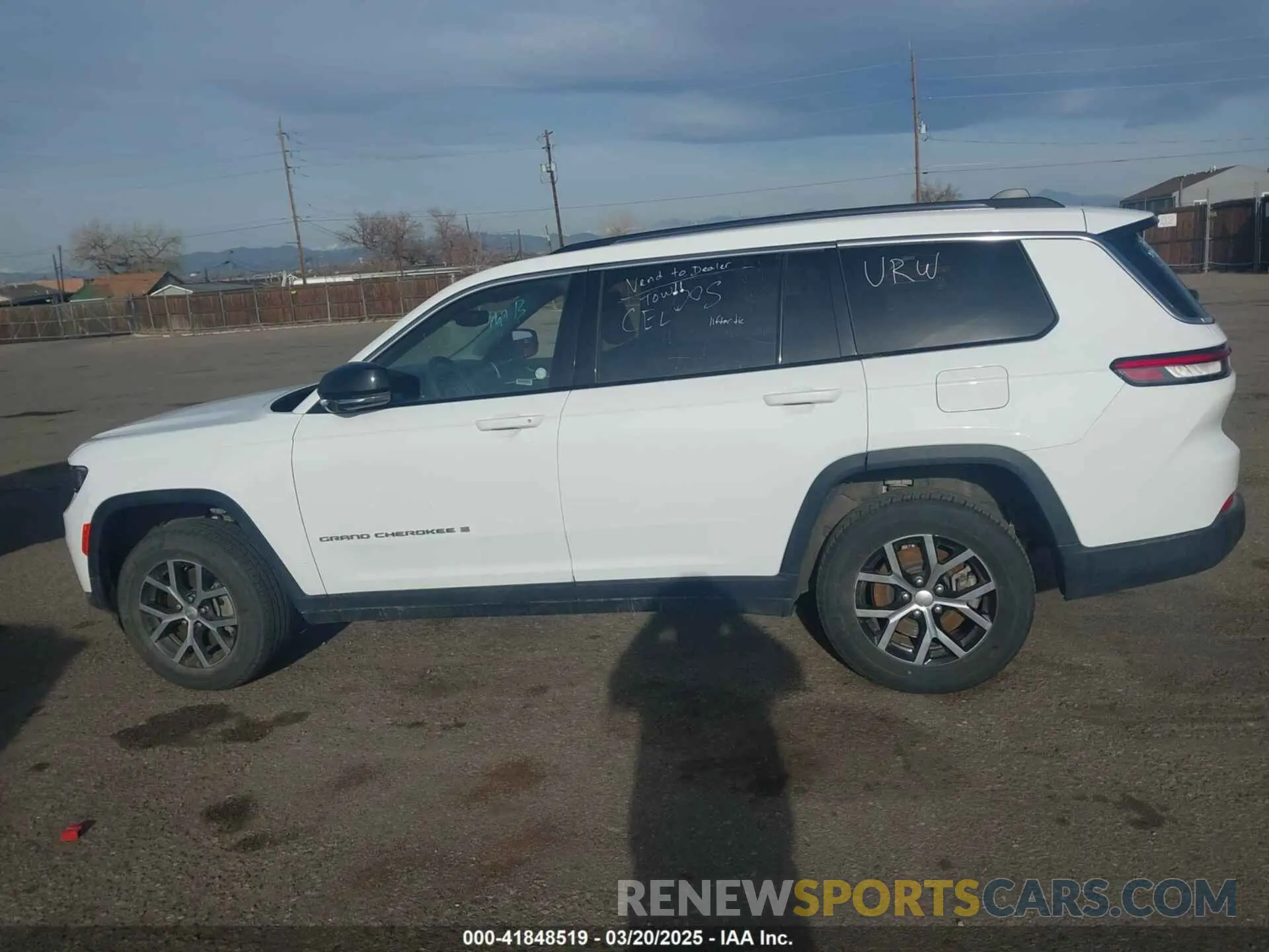 15 Photograph of a damaged car 1C4RJKBG4P8806462 JEEP GRAND CHEROKEE L 2023