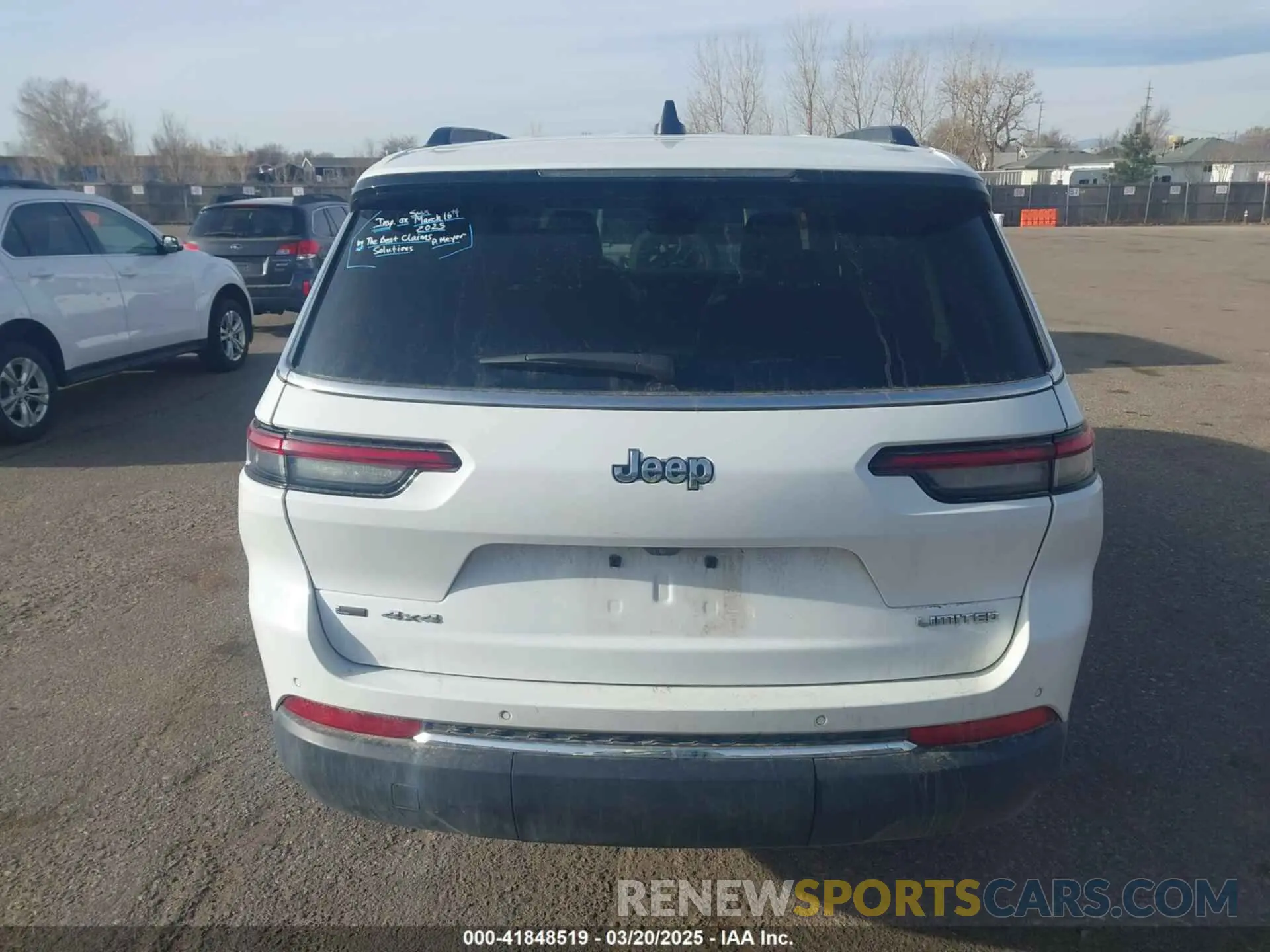 17 Photograph of a damaged car 1C4RJKBG4P8806462 JEEP GRAND CHEROKEE L 2023