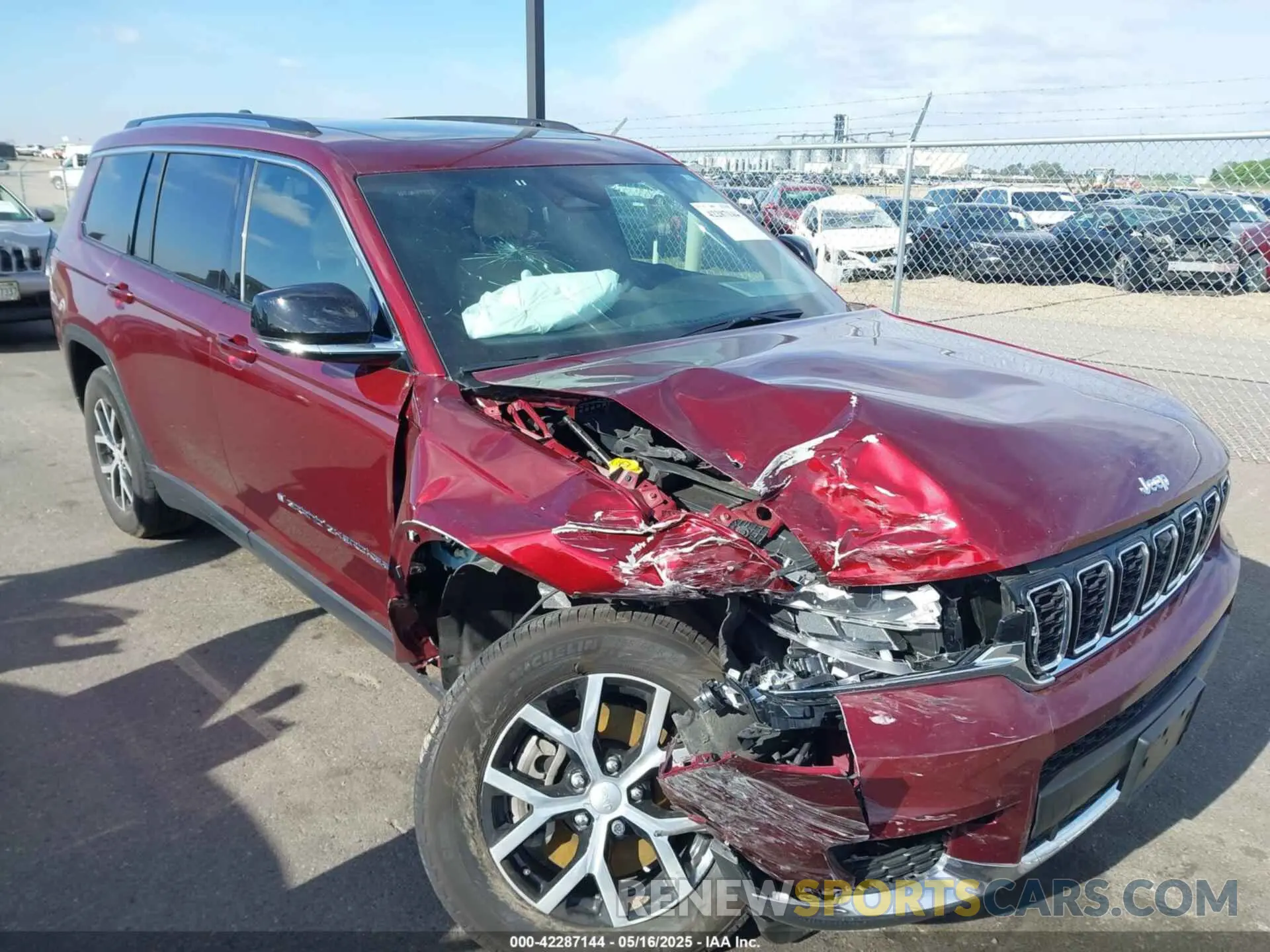 1 Photograph of a damaged car 1C4RJKBG5P8798405 JEEP GRAND CHEROKEE L 2023