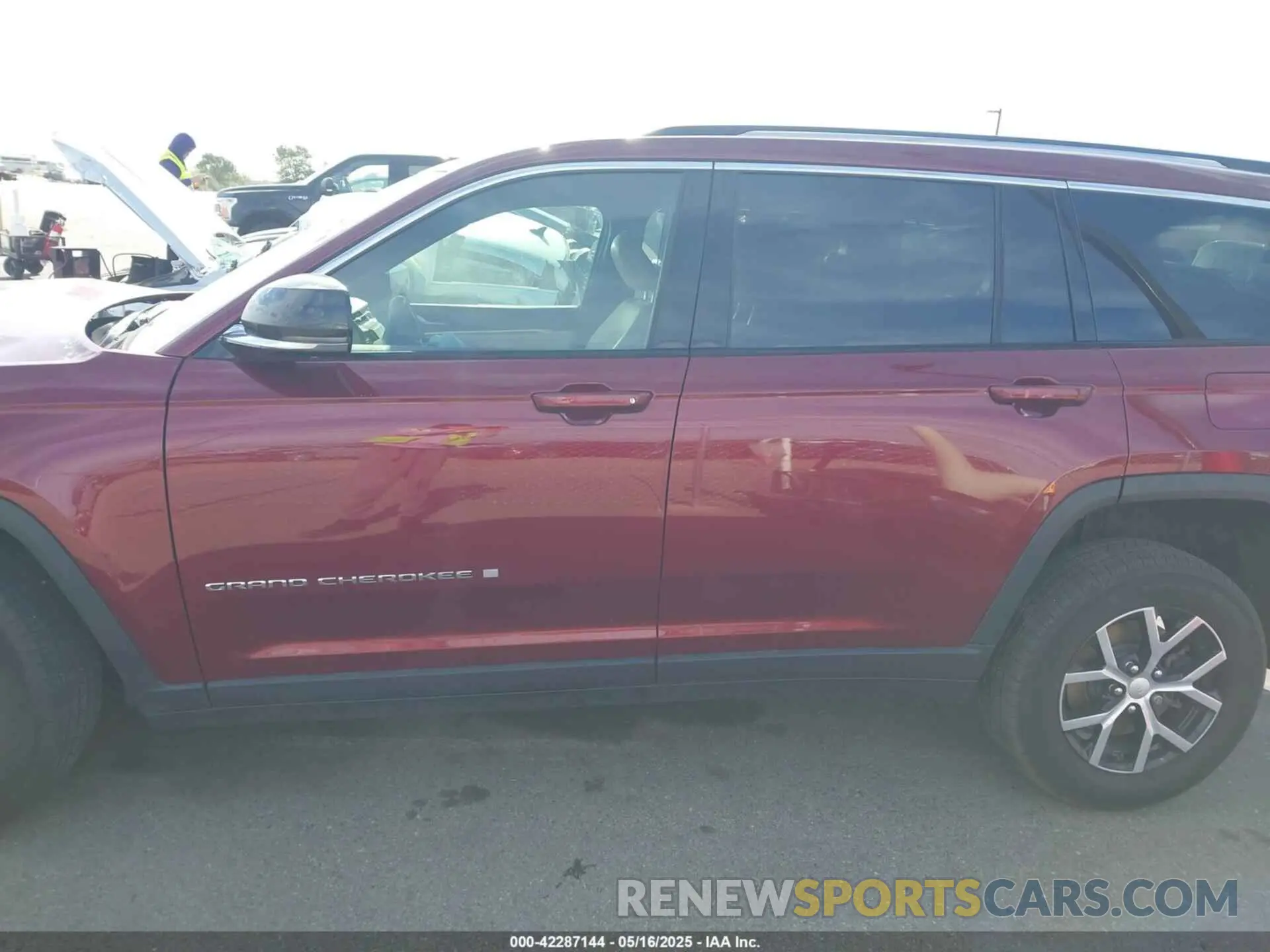 14 Photograph of a damaged car 1C4RJKBG5P8798405 JEEP GRAND CHEROKEE L 2023