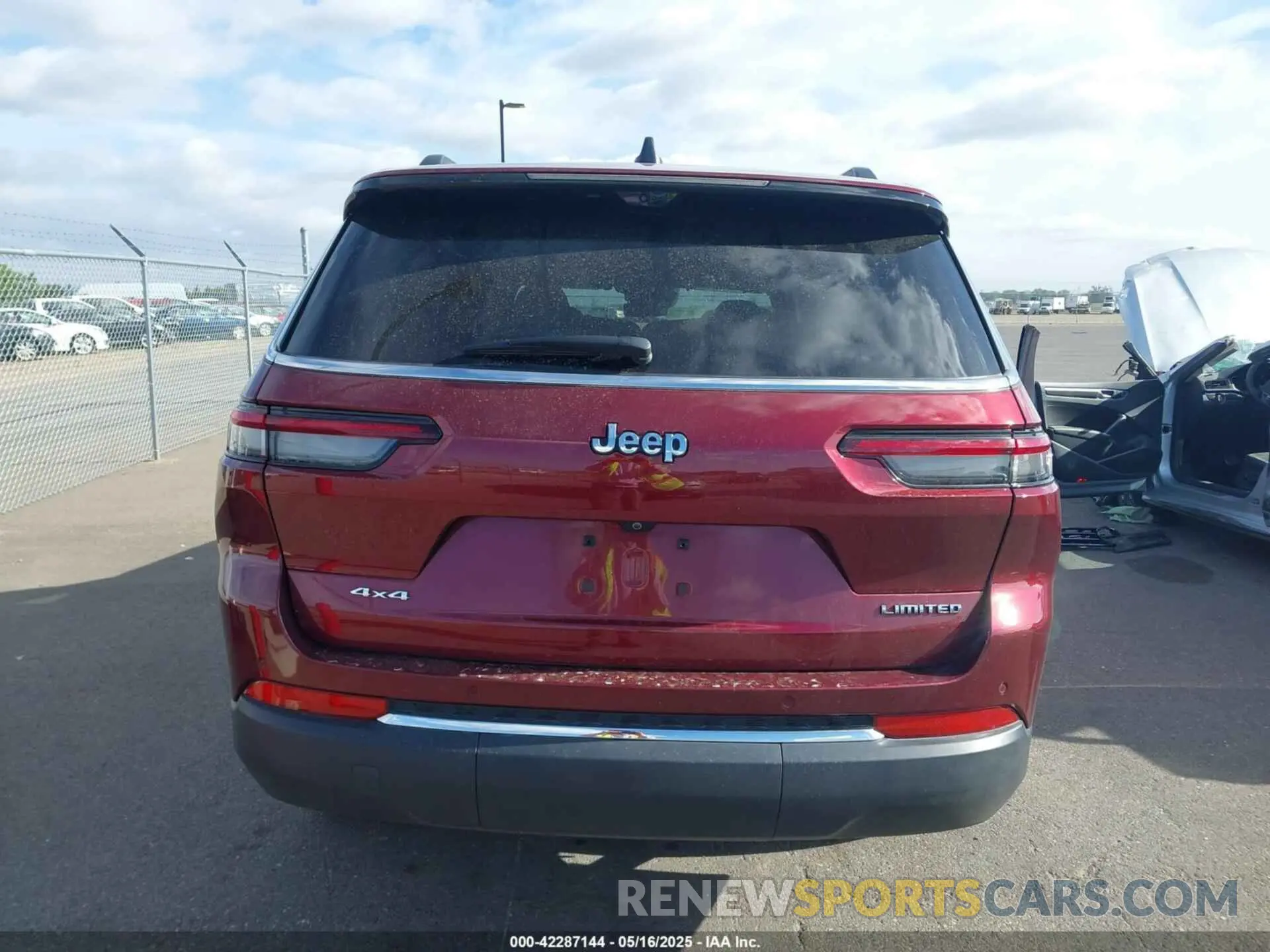 16 Photograph of a damaged car 1C4RJKBG5P8798405 JEEP GRAND CHEROKEE L 2023