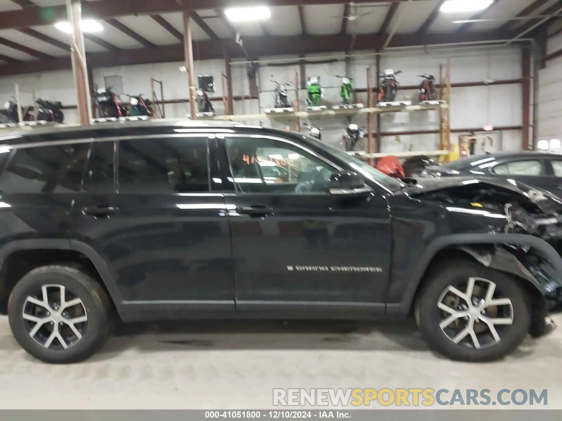 13 Photograph of a damaged car 1C4RJKBG5P8799134 JEEP GRAND CHEROKEE L 2023