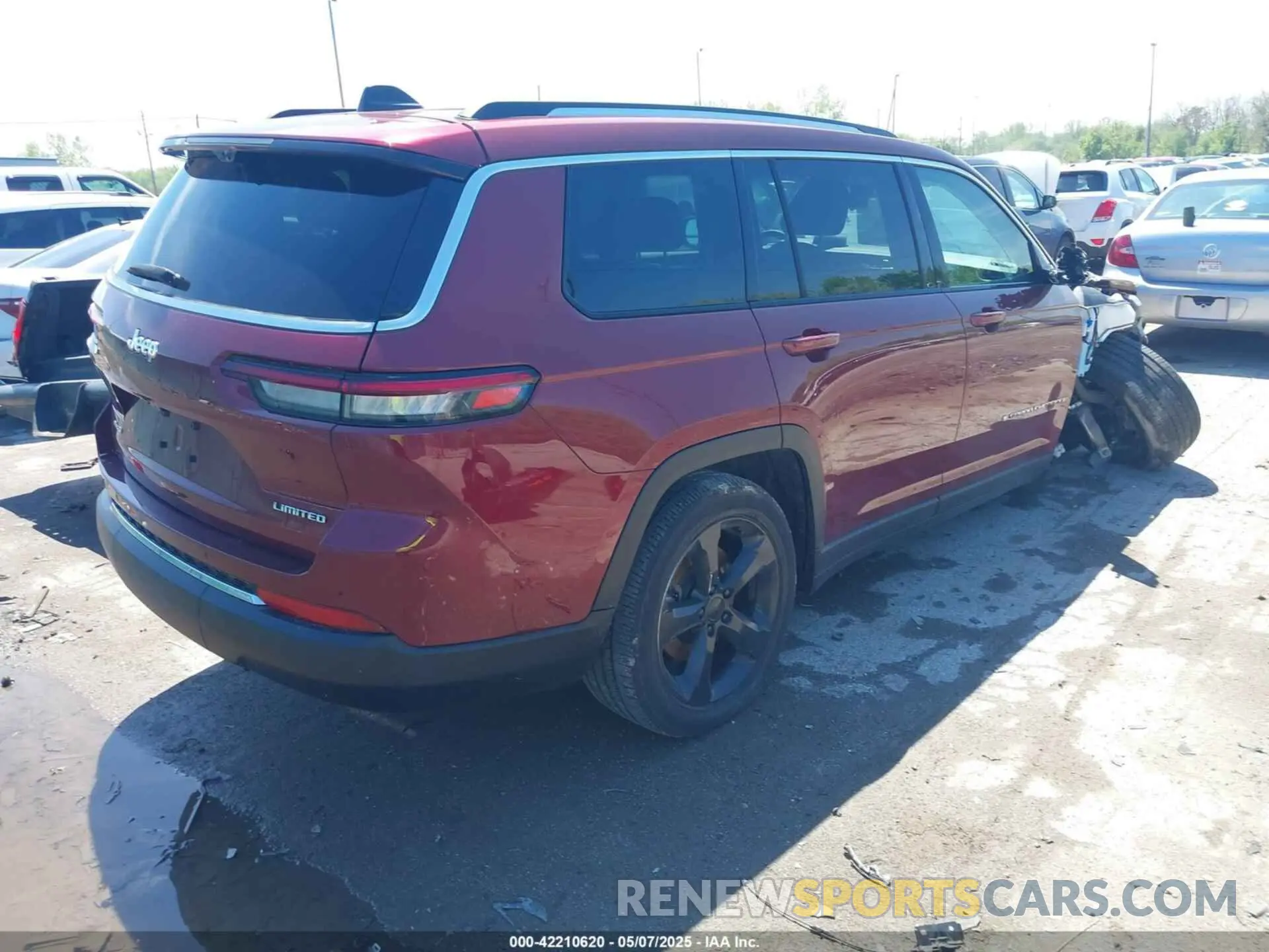 4 Photograph of a damaged car 1C4RJKBG5P8851281 JEEP GRAND CHEROKEE L 2023