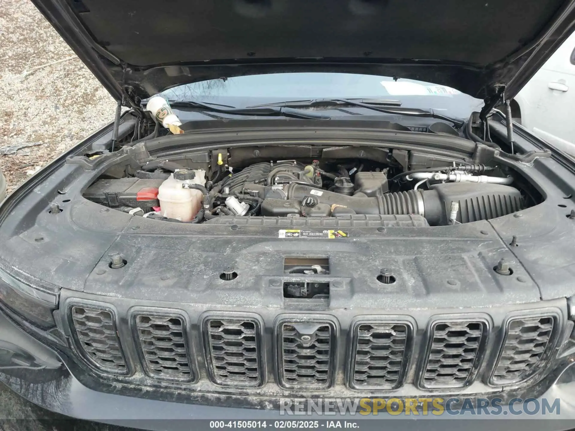 10 Photograph of a damaged car 1C4RJKBG8P8778147 JEEP GRAND CHEROKEE L 2023