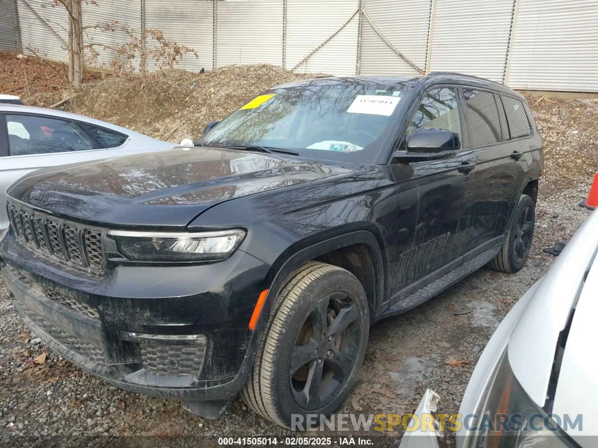 2 Photograph of a damaged car 1C4RJKBG8P8778147 JEEP GRAND CHEROKEE L 2023