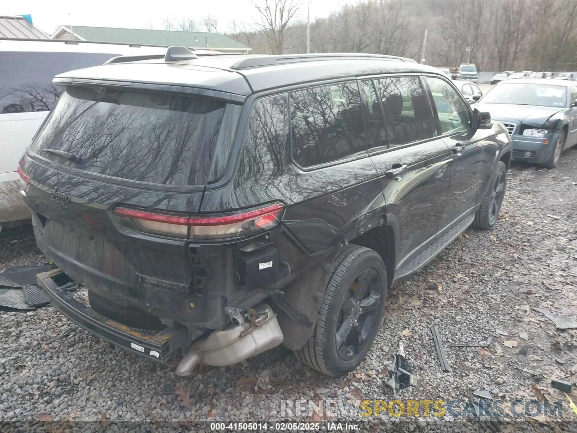 4 Photograph of a damaged car 1C4RJKBG8P8778147 JEEP GRAND CHEROKEE L 2023