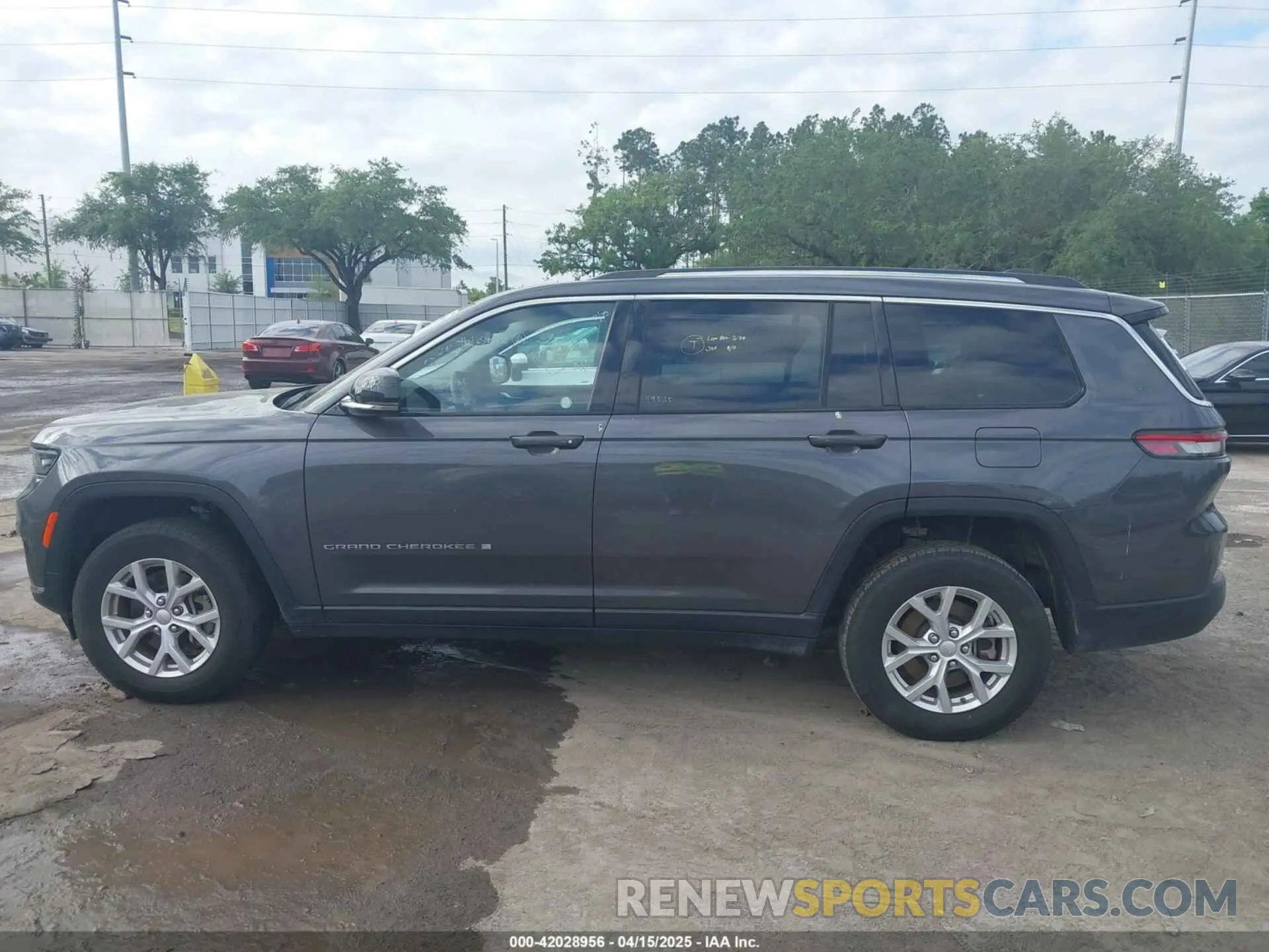 14 Photograph of a damaged car 1C4RJKBG8P8844678 JEEP GRAND CHEROKEE L 2023