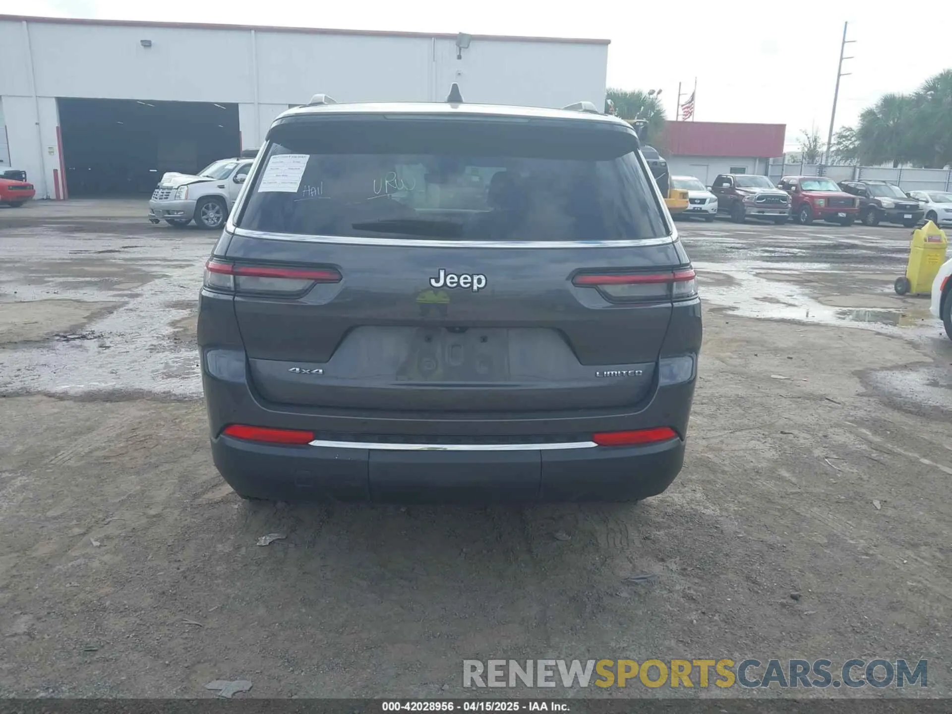 16 Photograph of a damaged car 1C4RJKBG8P8844678 JEEP GRAND CHEROKEE L 2023