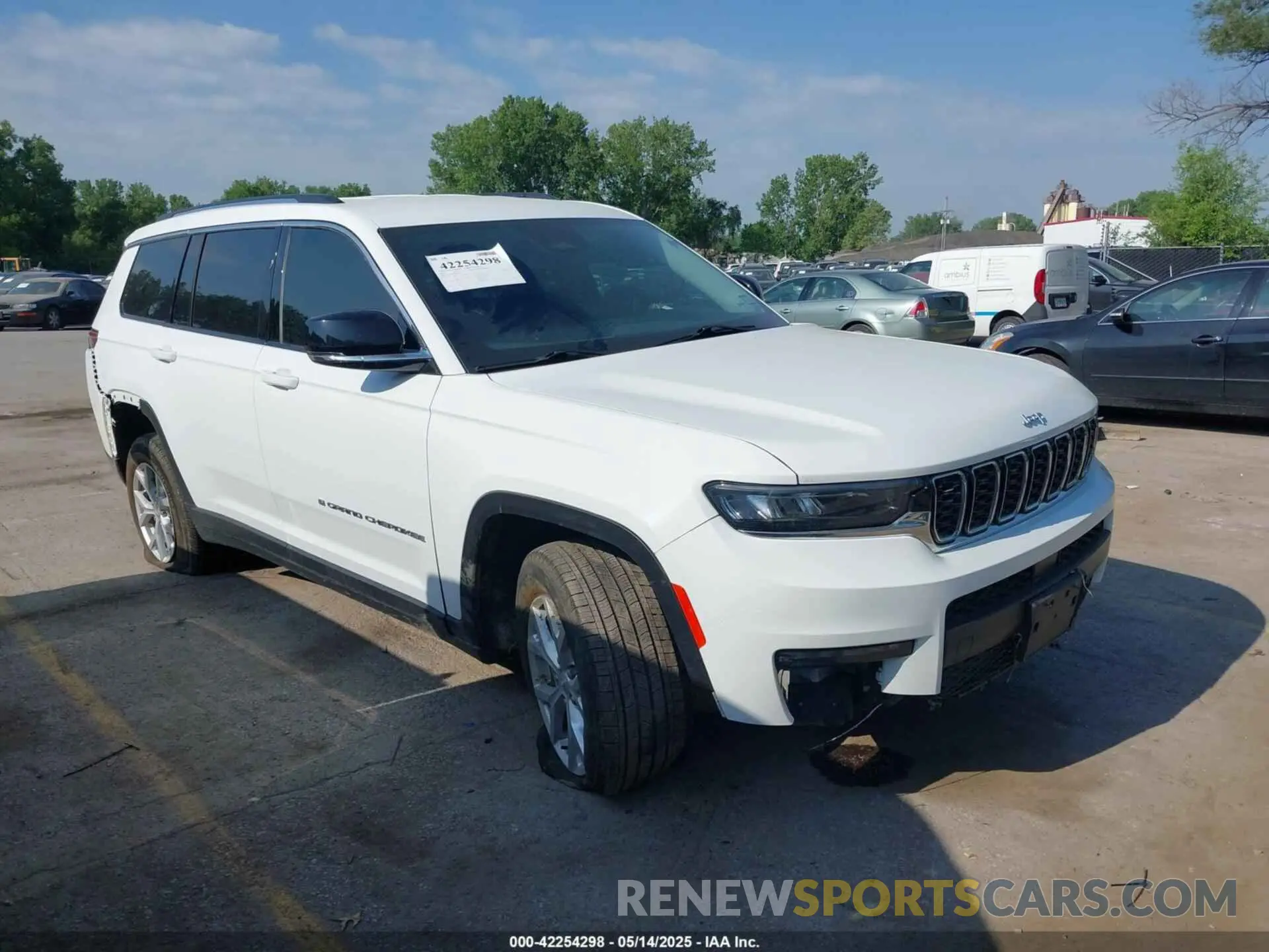 1 Photograph of a damaged car 1C4RJKBG8P8858824 JEEP GRAND CHEROKEE L 2023