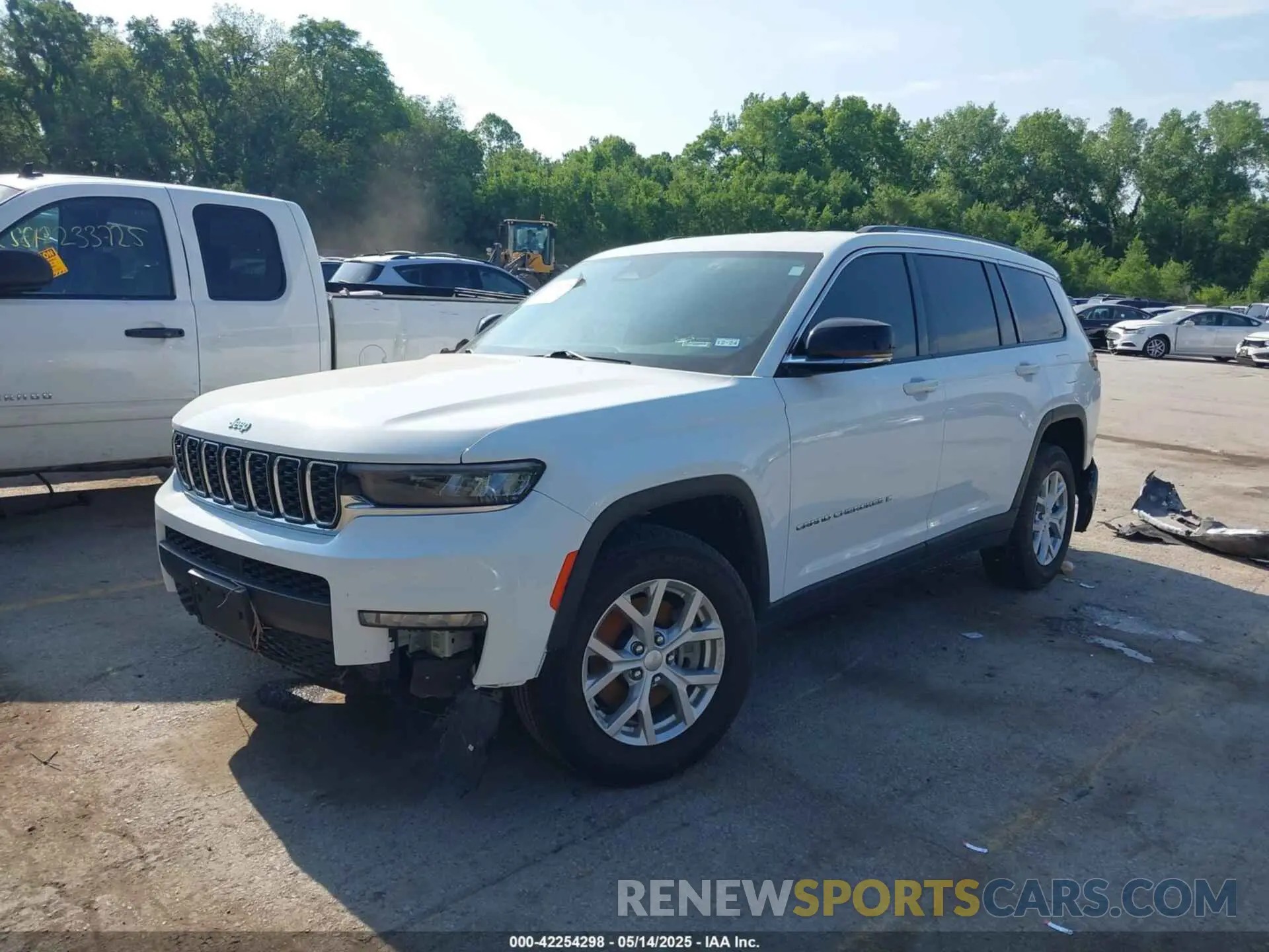 2 Photograph of a damaged car 1C4RJKBG8P8858824 JEEP GRAND CHEROKEE L 2023