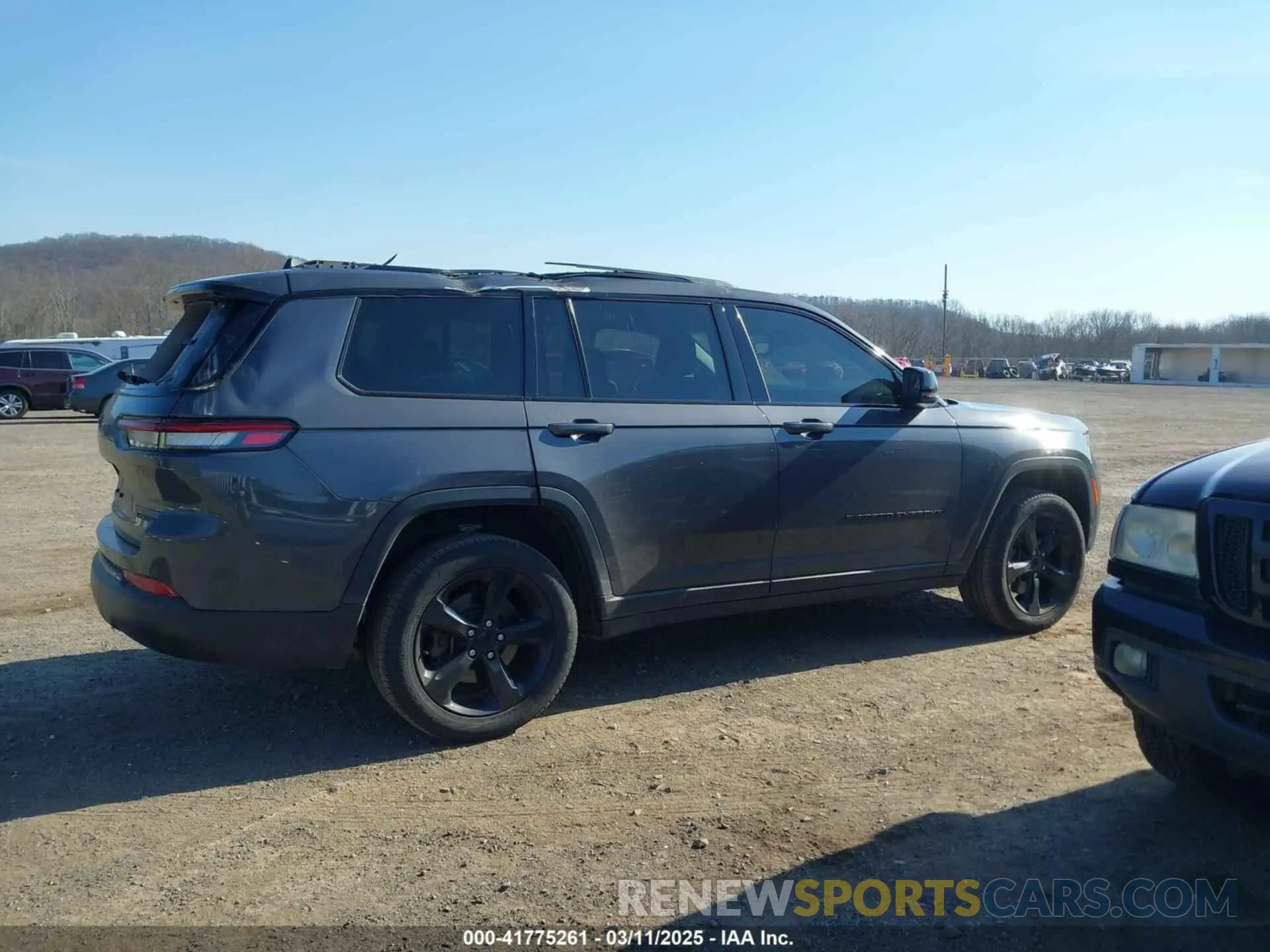 13 Photograph of a damaged car 1C4RJKBG9P8101690 JEEP GRAND CHEROKEE L 2023