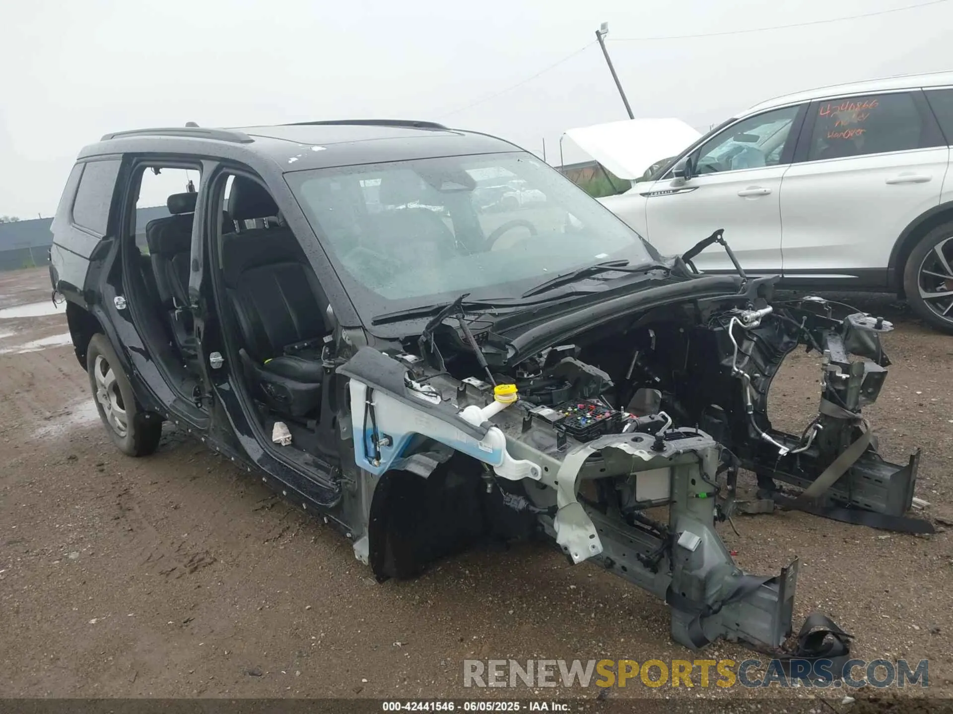 1 Photograph of a damaged car 1C4RJKBG9P8719611 JEEP GRAND CHEROKEE L 2023