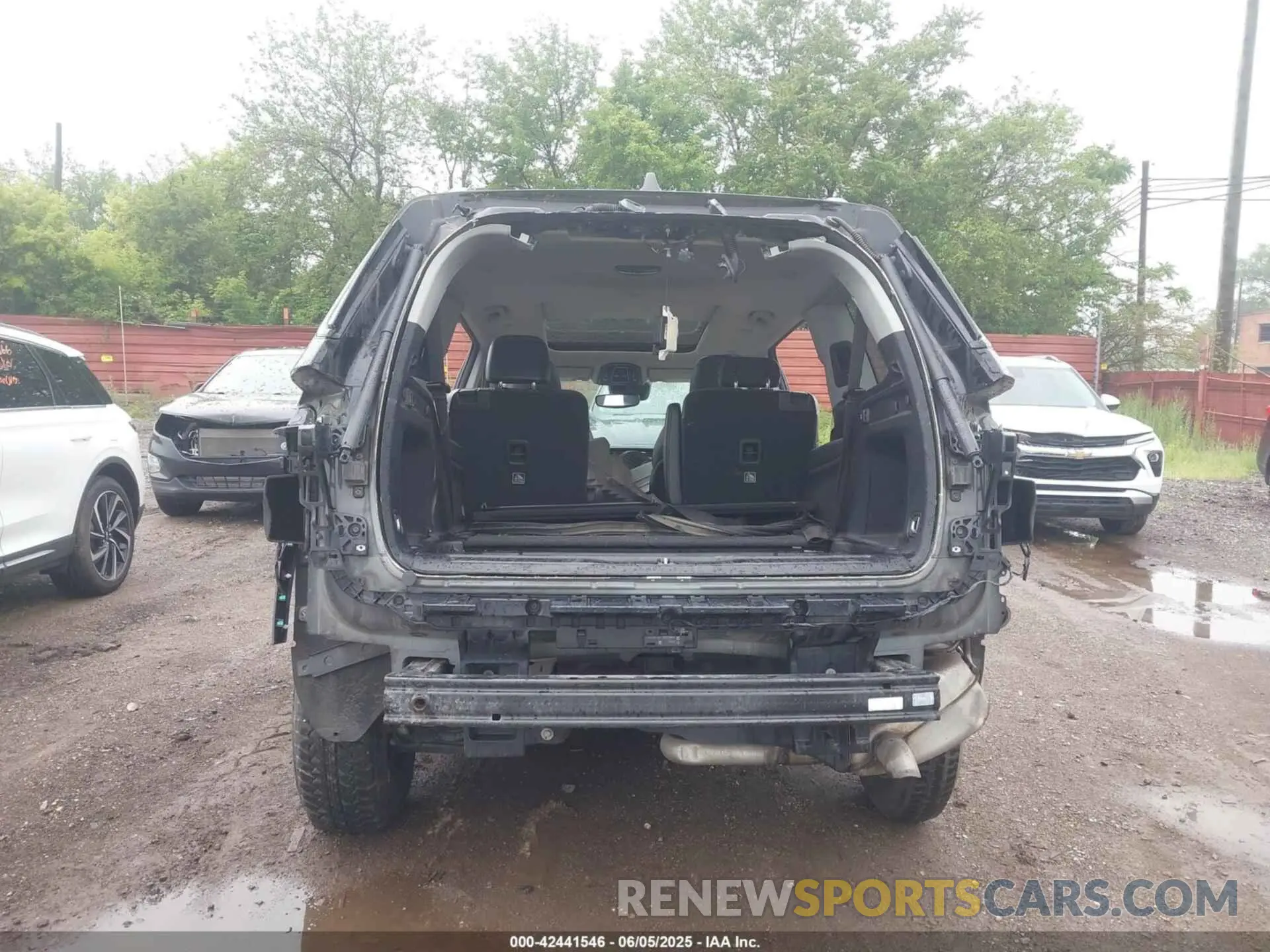 15 Photograph of a damaged car 1C4RJKBG9P8719611 JEEP GRAND CHEROKEE L 2023