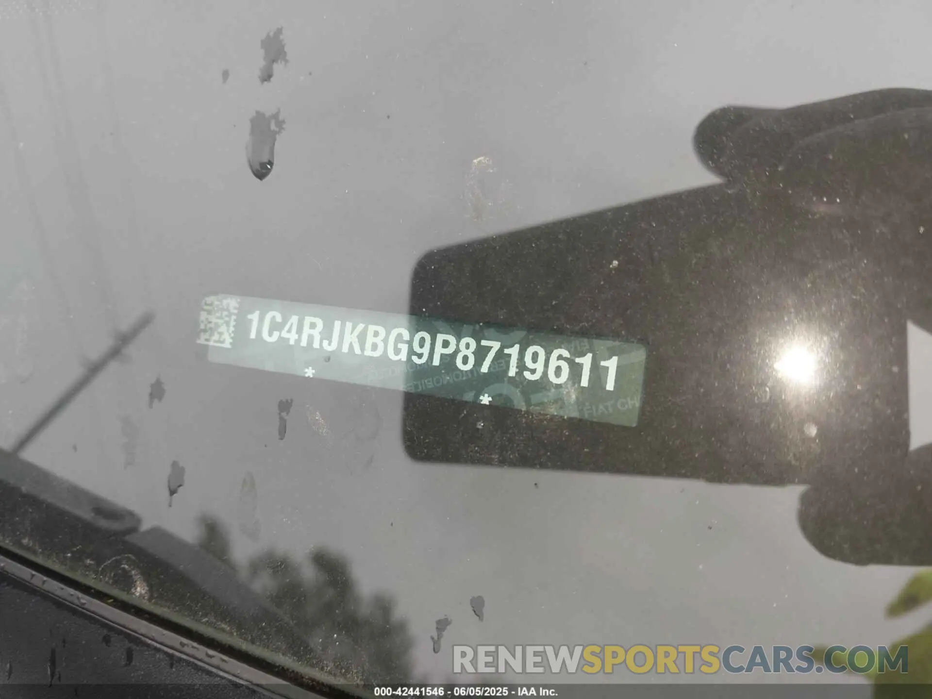 9 Photograph of a damaged car 1C4RJKBG9P8719611 JEEP GRAND CHEROKEE L 2023