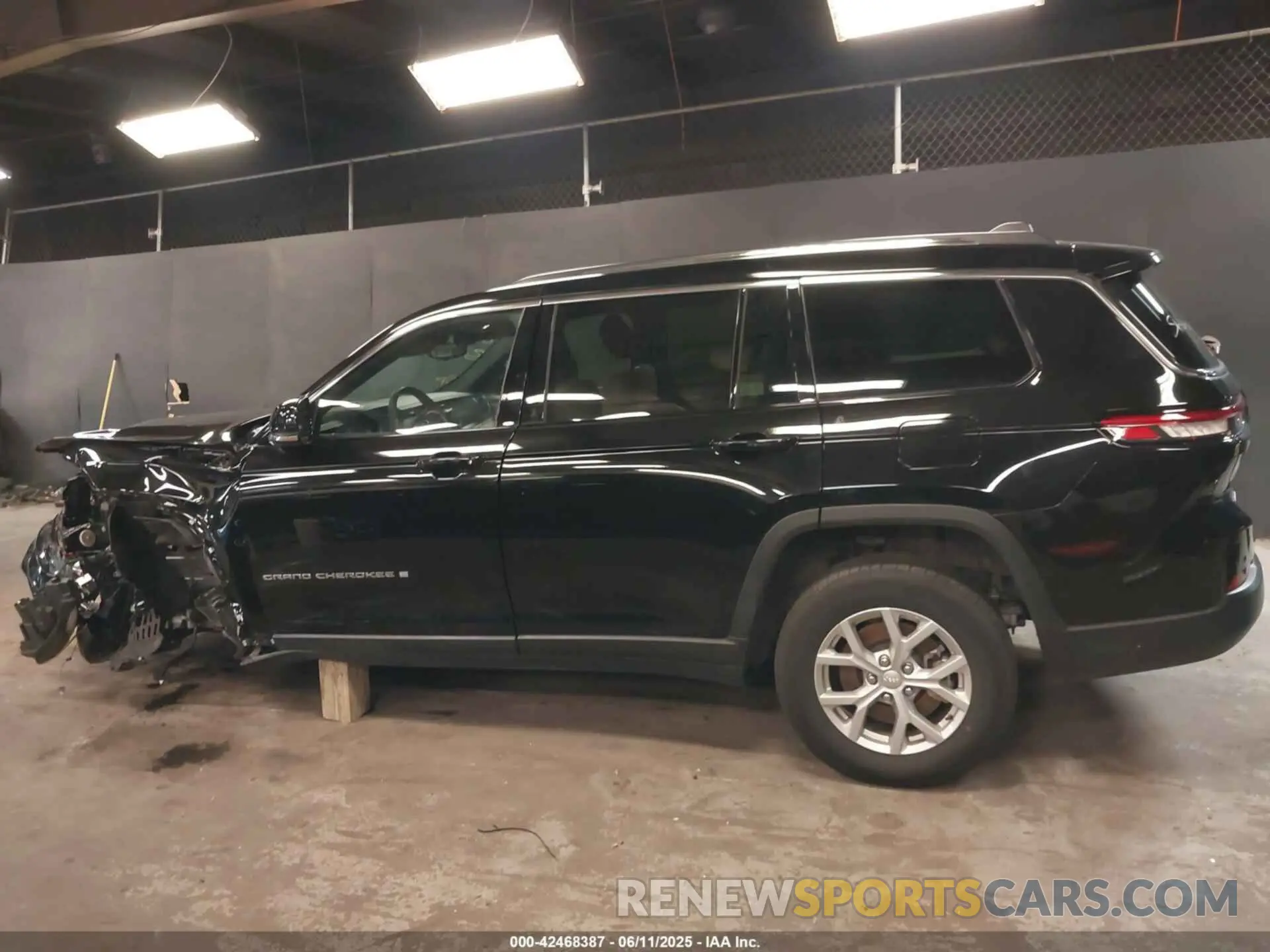 15 Photograph of a damaged car 1C4RJKBG9P8850568 JEEP GRAND CHEROKEE L 2023