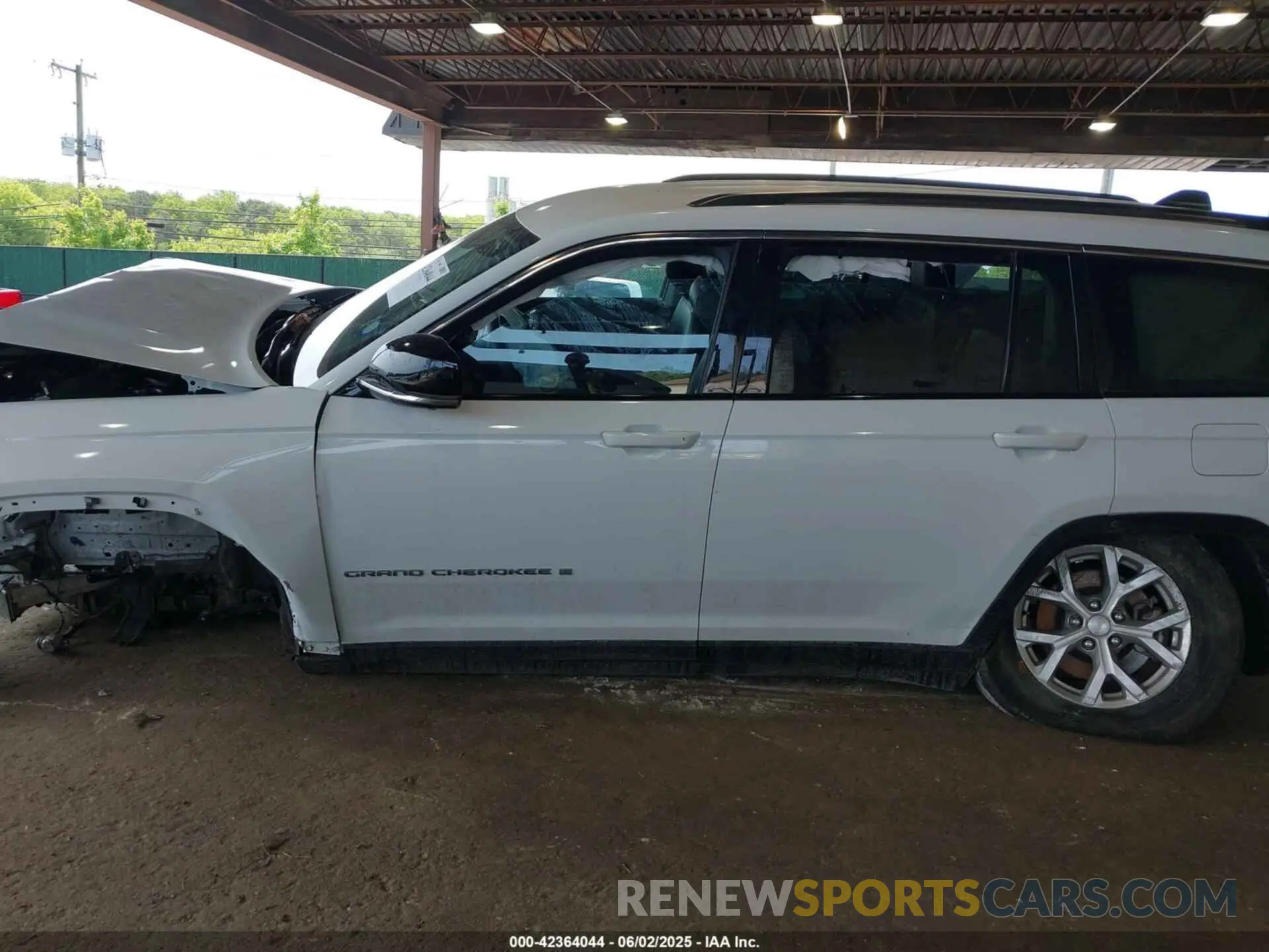 14 Photograph of a damaged car 1C4RJKBGXP8767666 JEEP GRAND CHEROKEE L 2023
