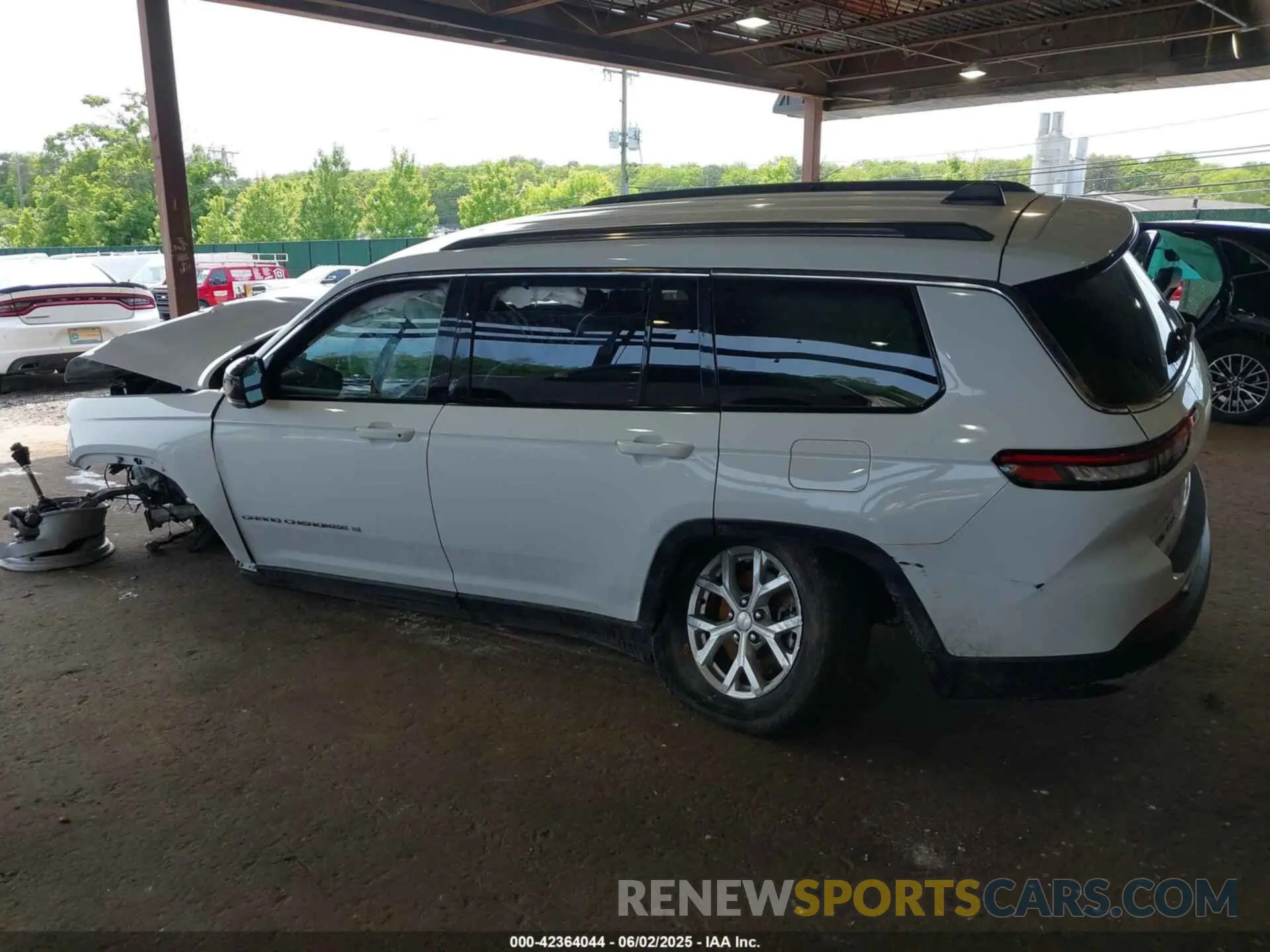 3 Photograph of a damaged car 1C4RJKBGXP8767666 JEEP GRAND CHEROKEE L 2023