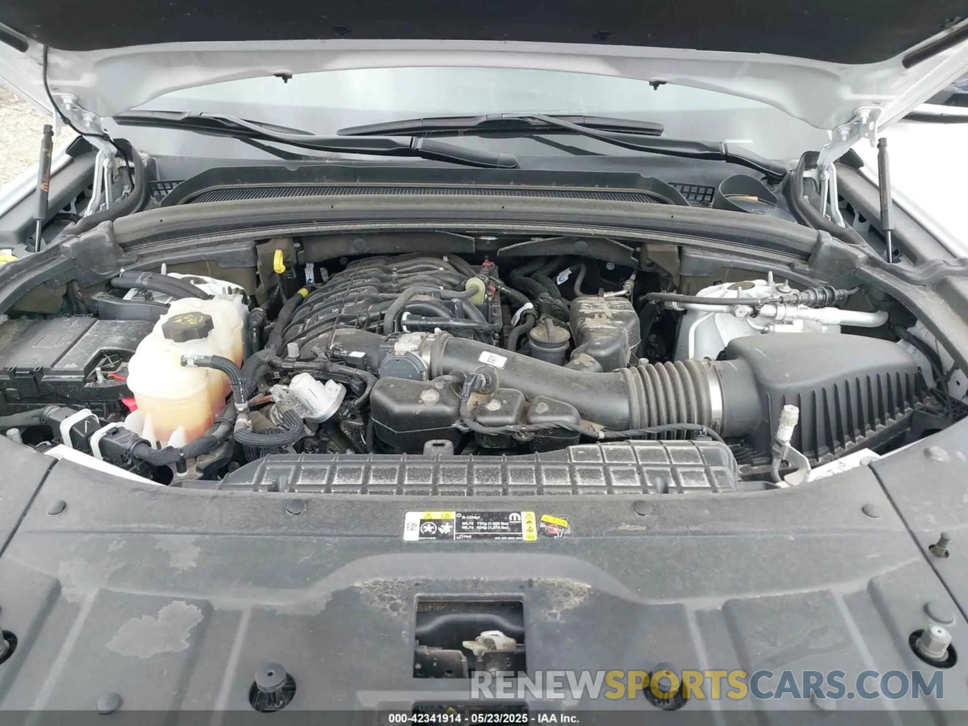 10 Photograph of a damaged car 1C4RJKBGXP8780661 JEEP GRAND CHEROKEE L 2023