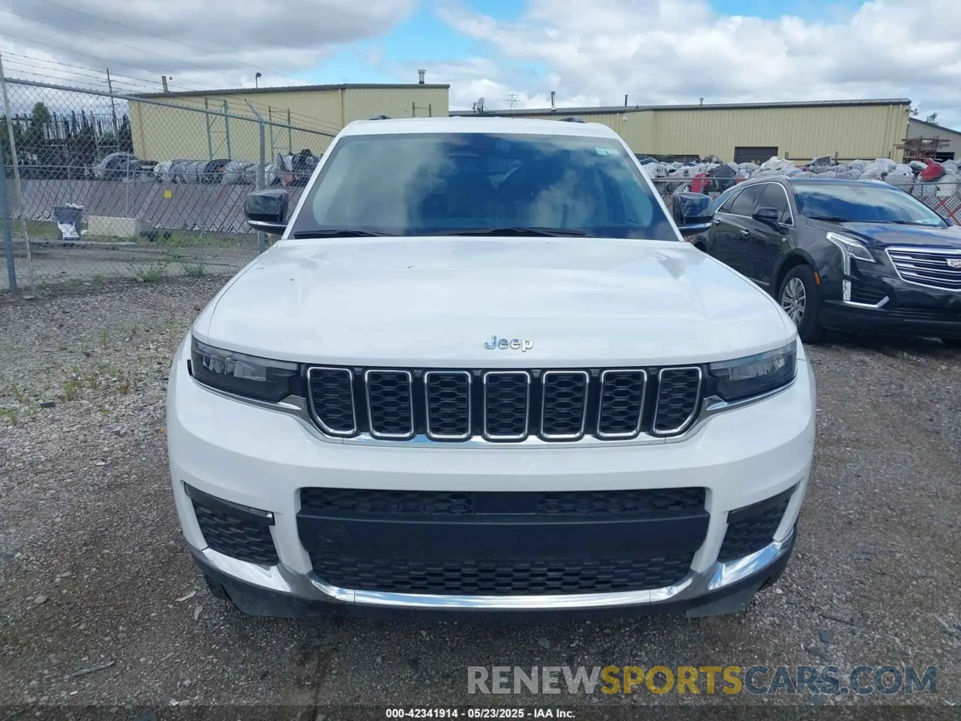 12 Photograph of a damaged car 1C4RJKBGXP8780661 JEEP GRAND CHEROKEE L 2023