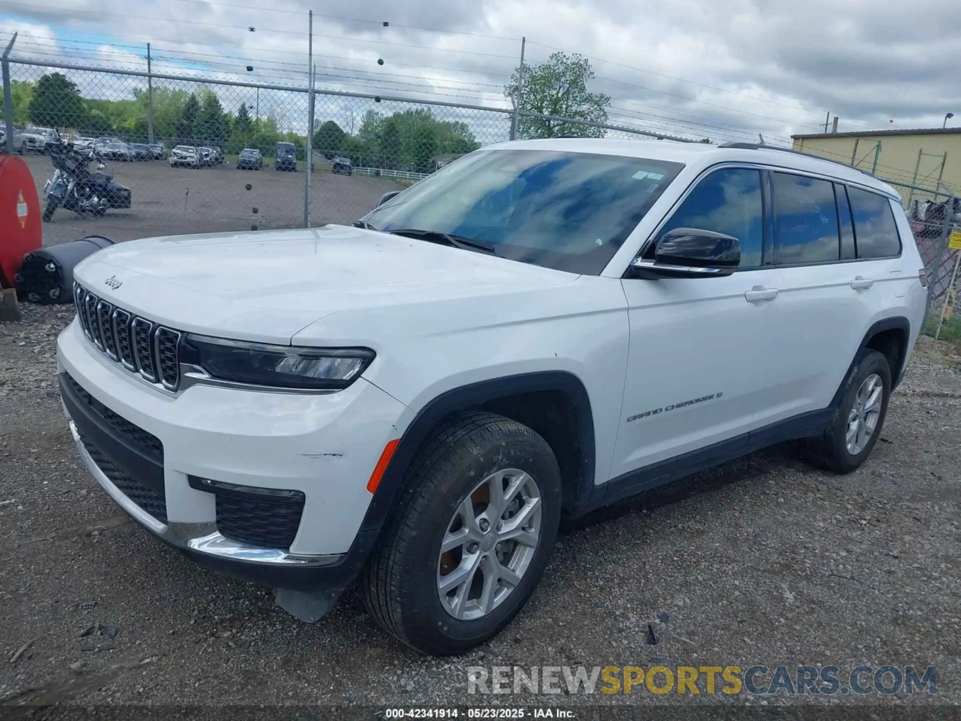 2 Photograph of a damaged car 1C4RJKBGXP8780661 JEEP GRAND CHEROKEE L 2023