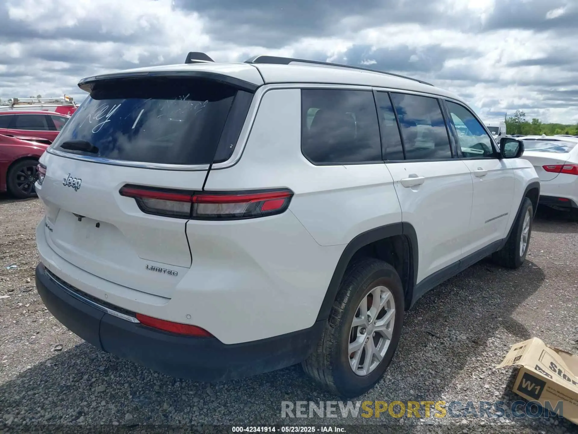 4 Photograph of a damaged car 1C4RJKBGXP8780661 JEEP GRAND CHEROKEE L 2023